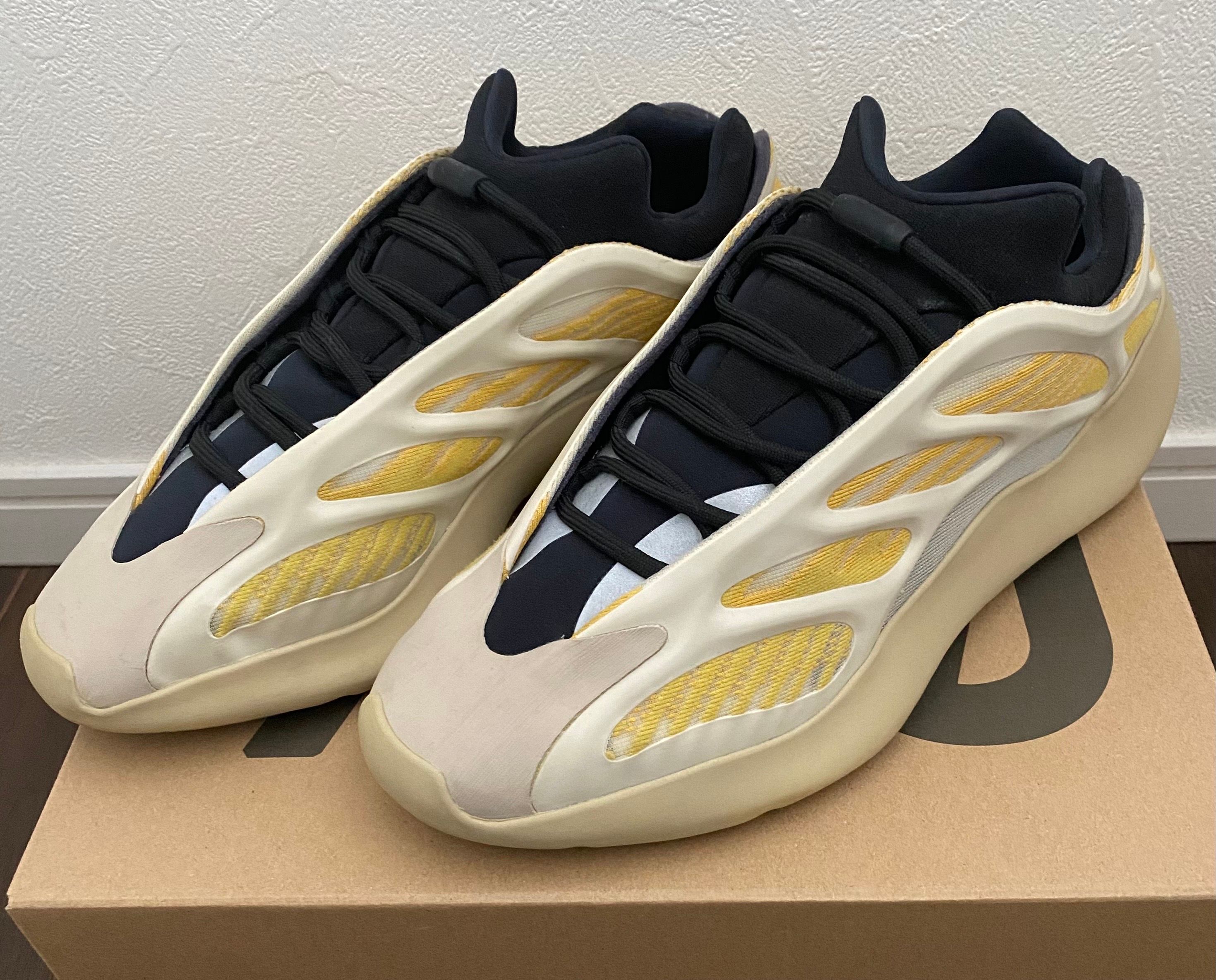 adidas YEEZY 700 V3 "Safflower"