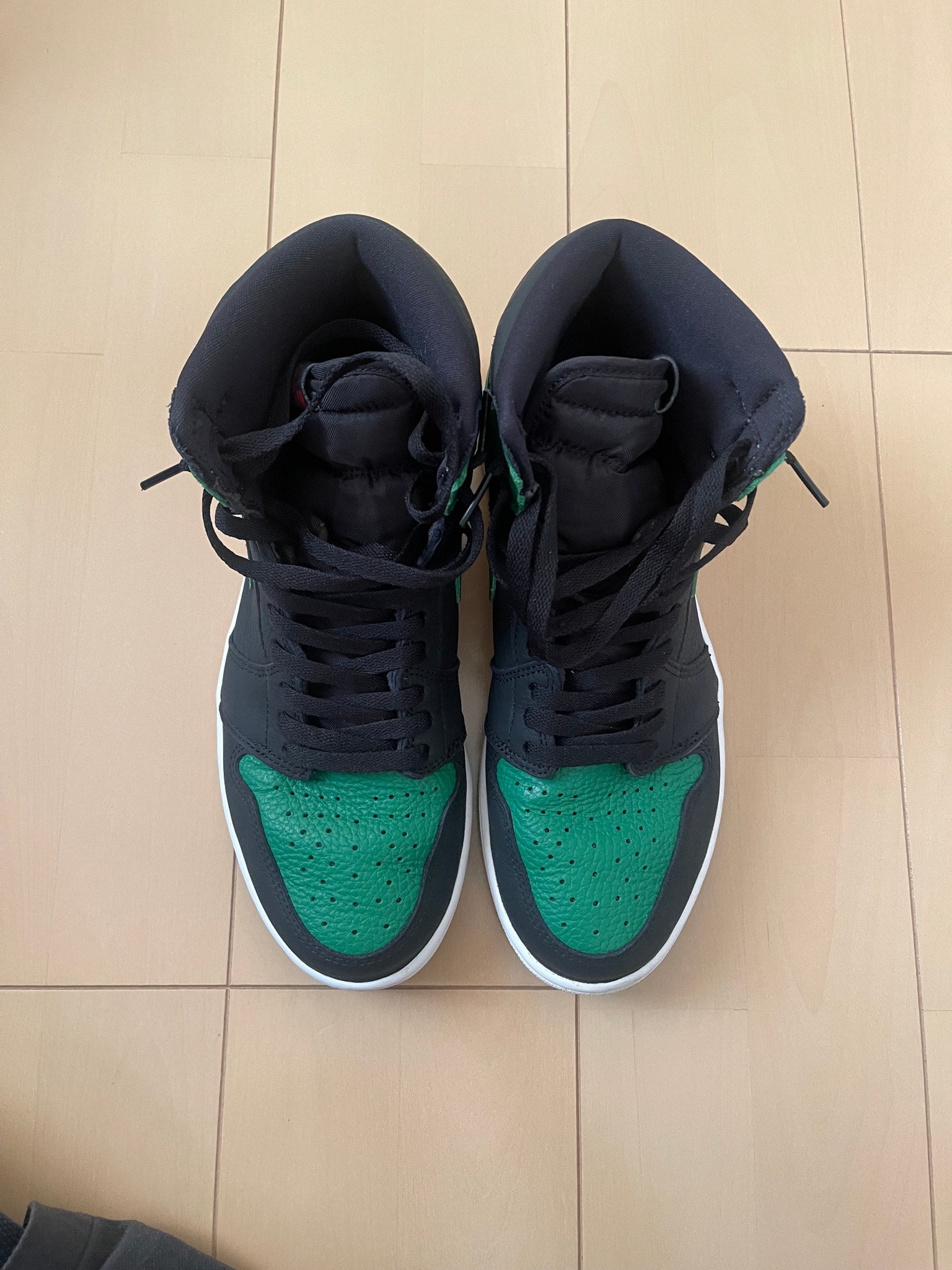 Nike Air Jordan 1 Retro High OG "Black/Pine Green" (2020)