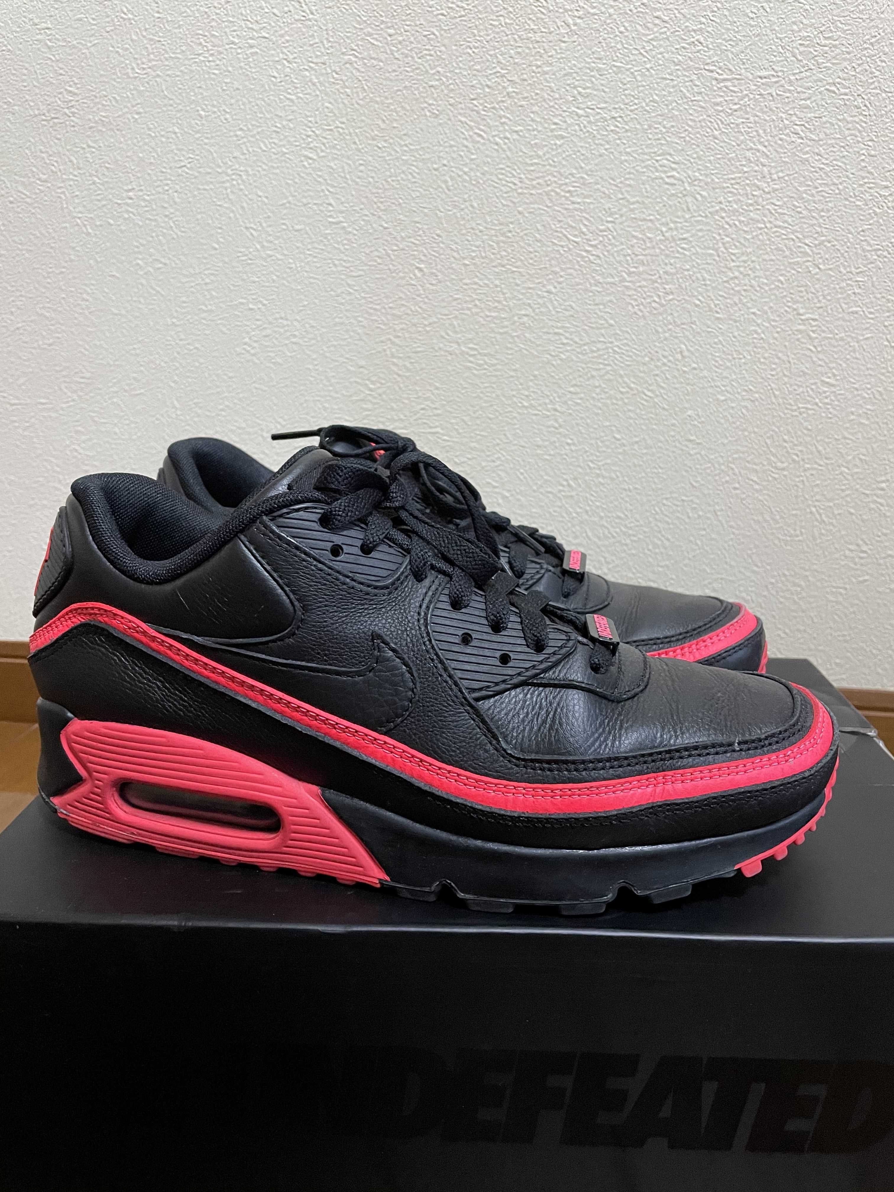 UNDEFEATED × Nike Air Max 90 "Black/Red"