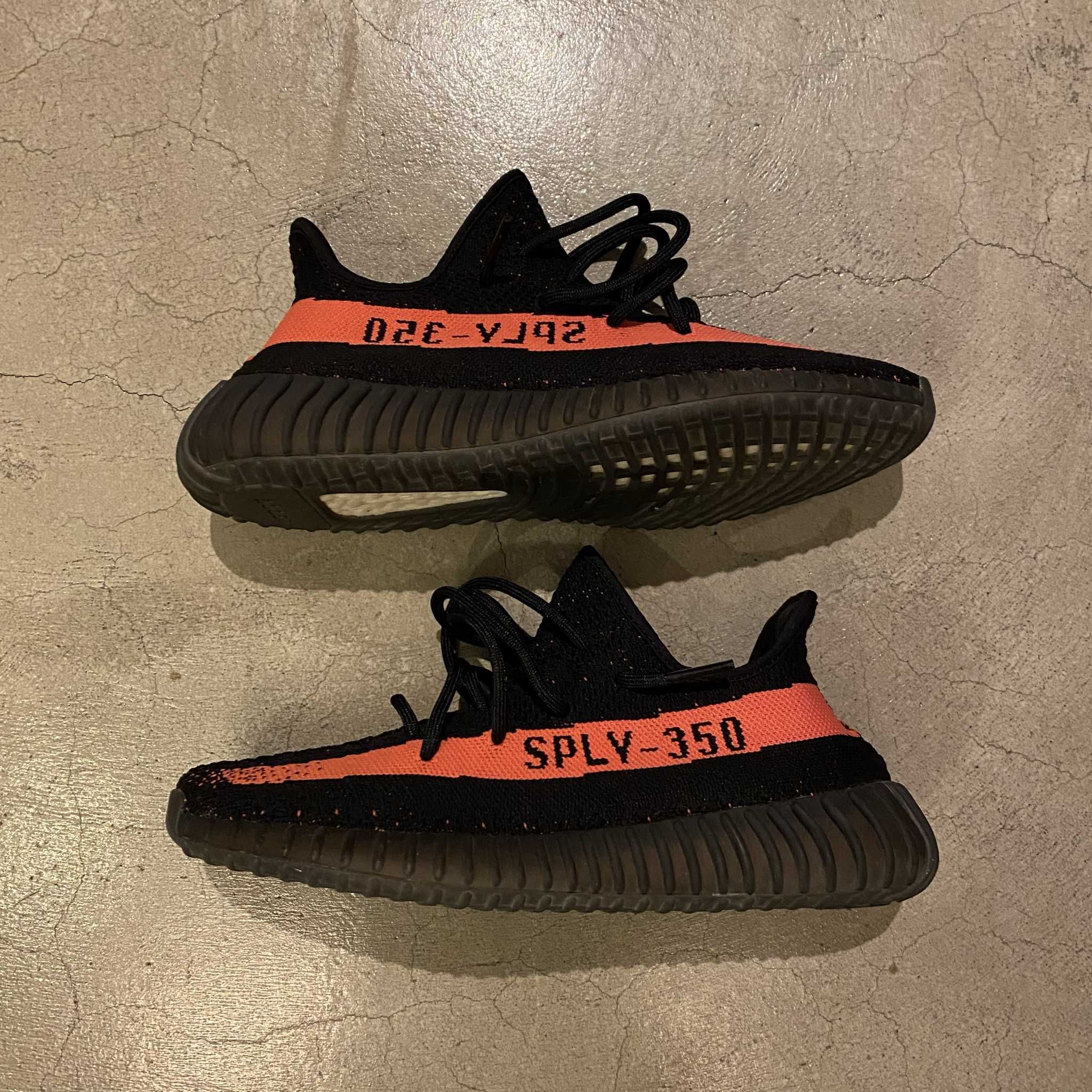 adidas YEEZY Boost 350 V2 "Core Black/Red"