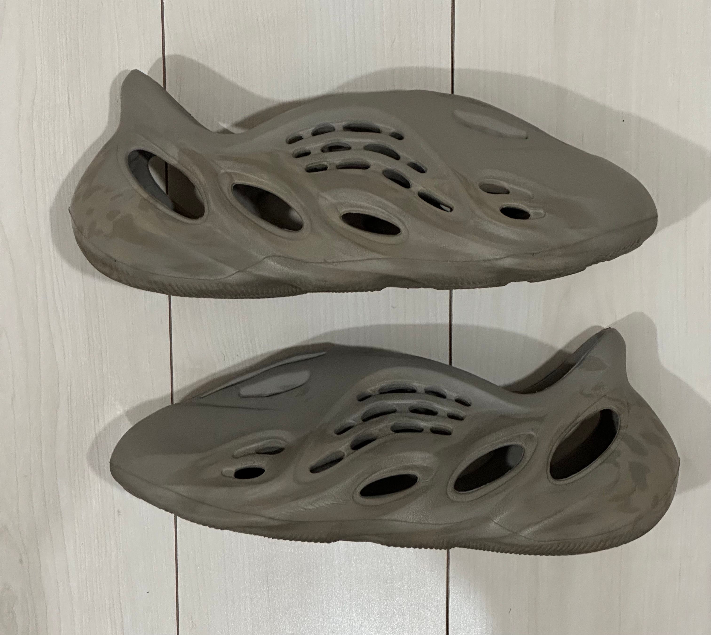 adidas YEEZY Foam Runner "Stone Sage"