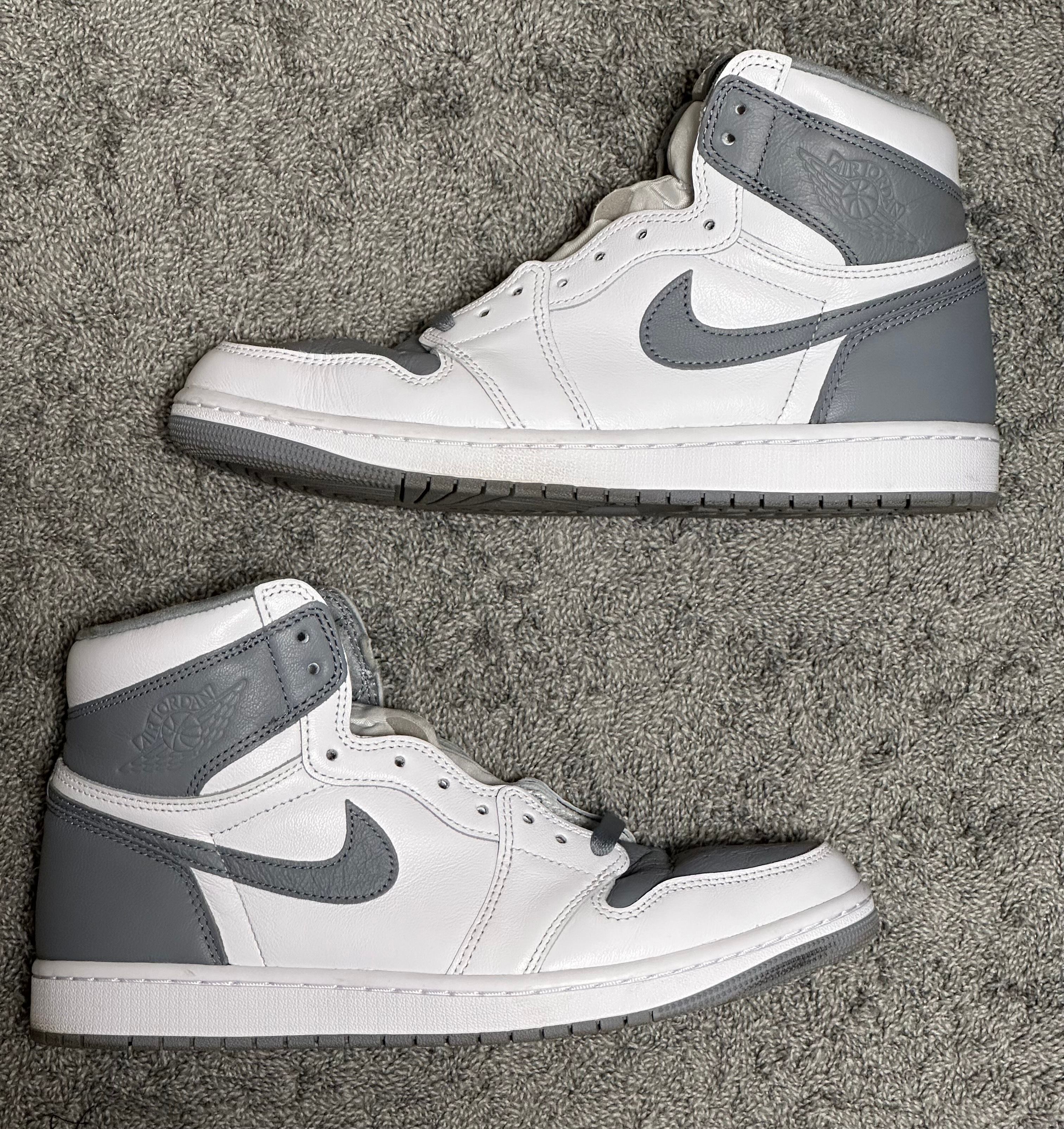 Nike Air Jordan 1 High OG "Stealth"