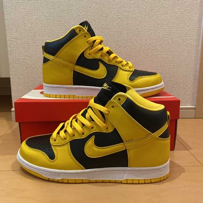 Nike Dunk High "Black/Varsity Maize"