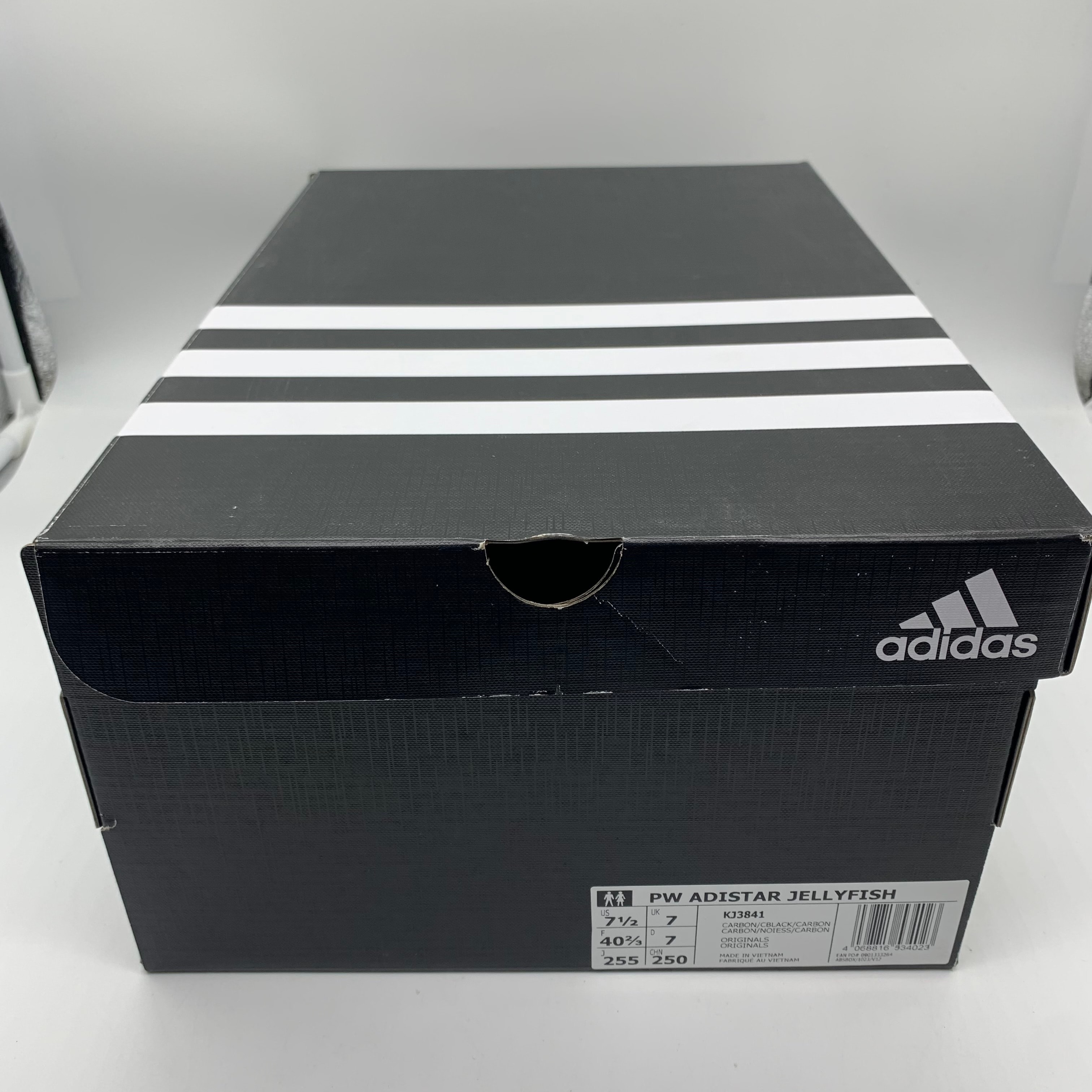 Pharrell Williams × adidas Jellyfish "Carbon/Core Black"