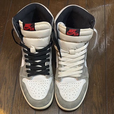 Nike Air Jordan 1 Retro High OG "Black and Smoke Grey"