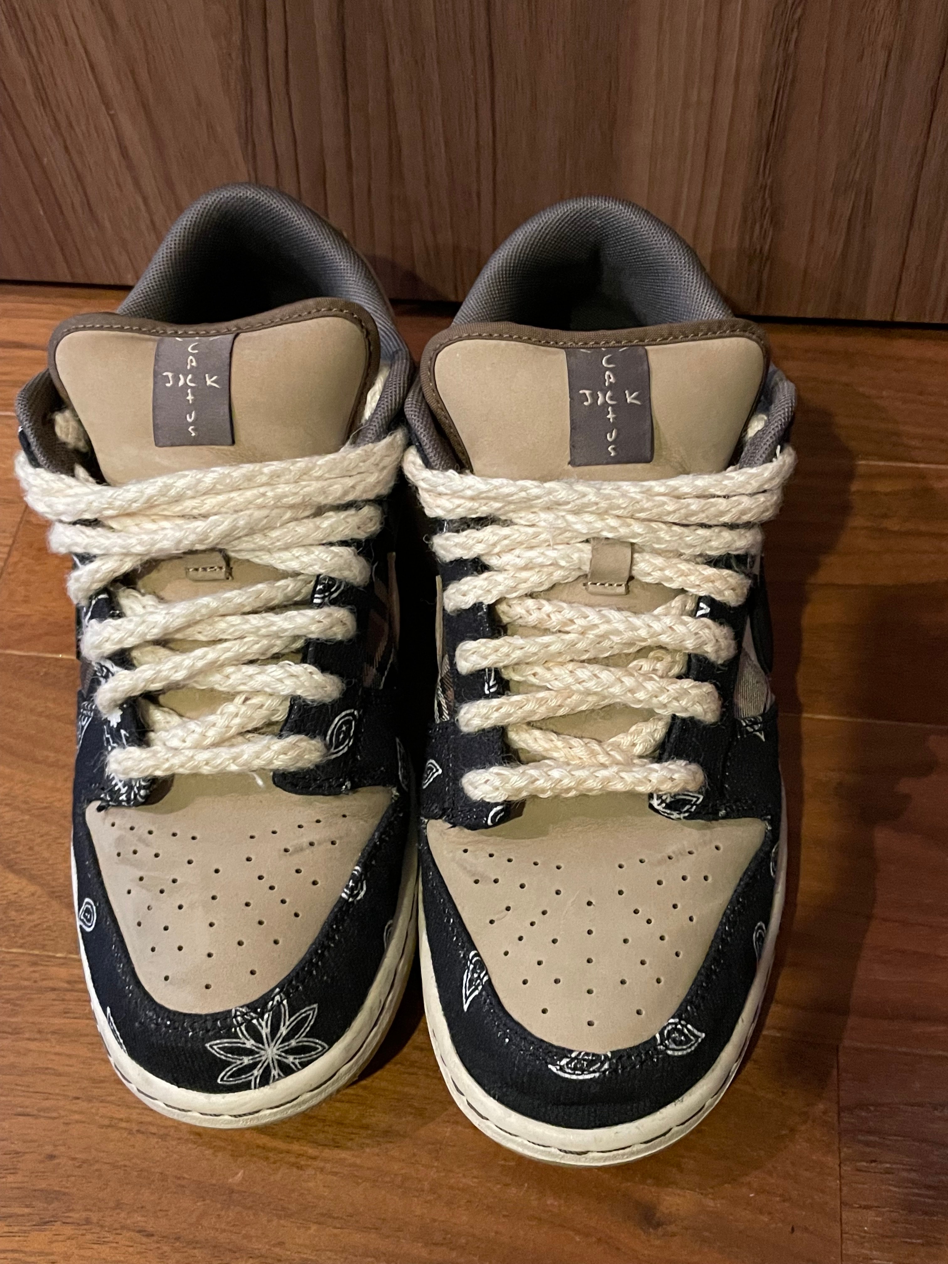 Travis Scott × Nike SB Dunk Low "Black/Parachute Beige"