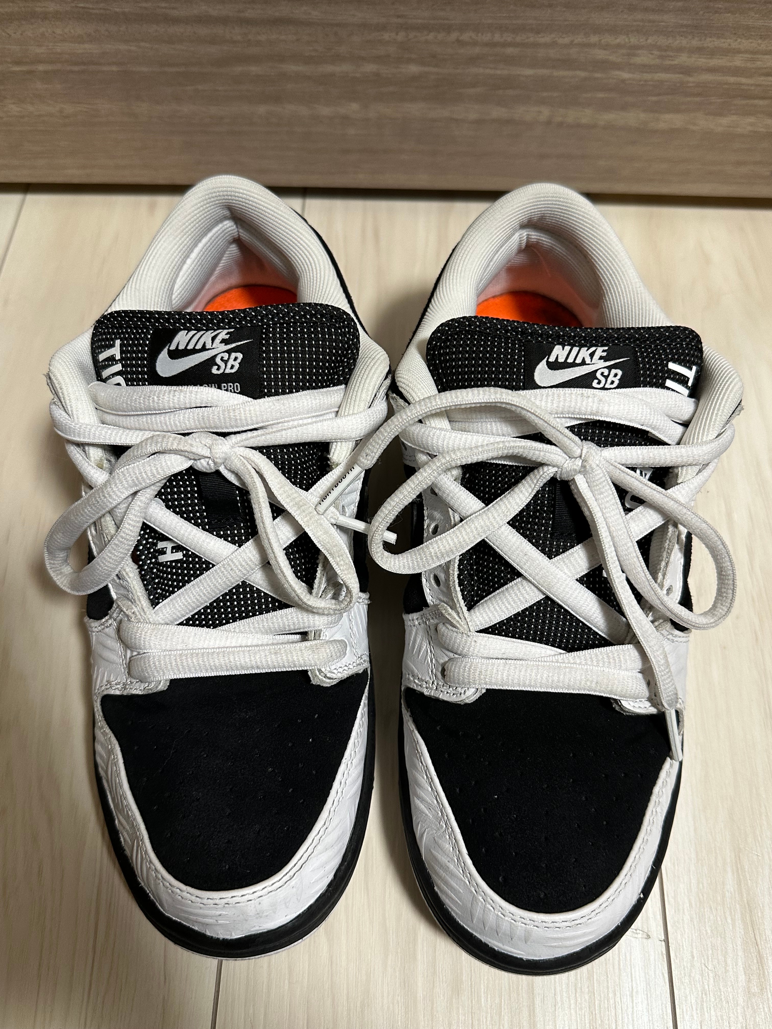 TIGHTBOOTH × Nike SB Dunk Low Pro QS "Black and White"