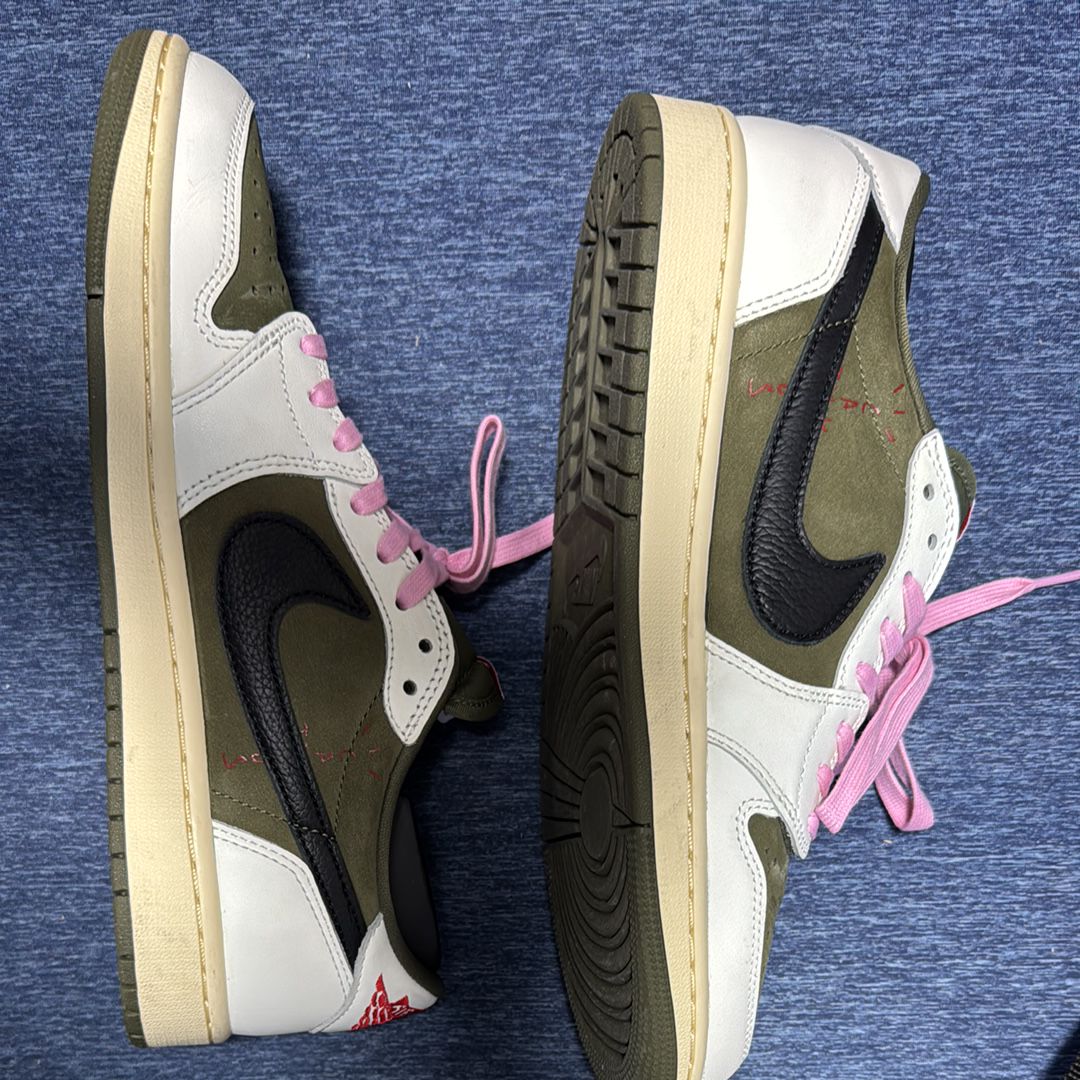 Travis Scott × Nike Air Jordan 1 Low OG SP "Reverse Olive"