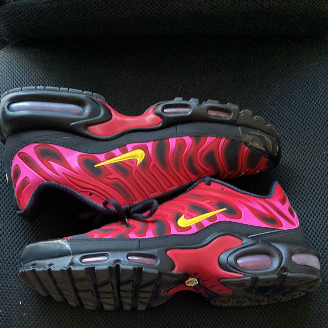 Supreme × Nike Air Max Plus "Hyper Grape"