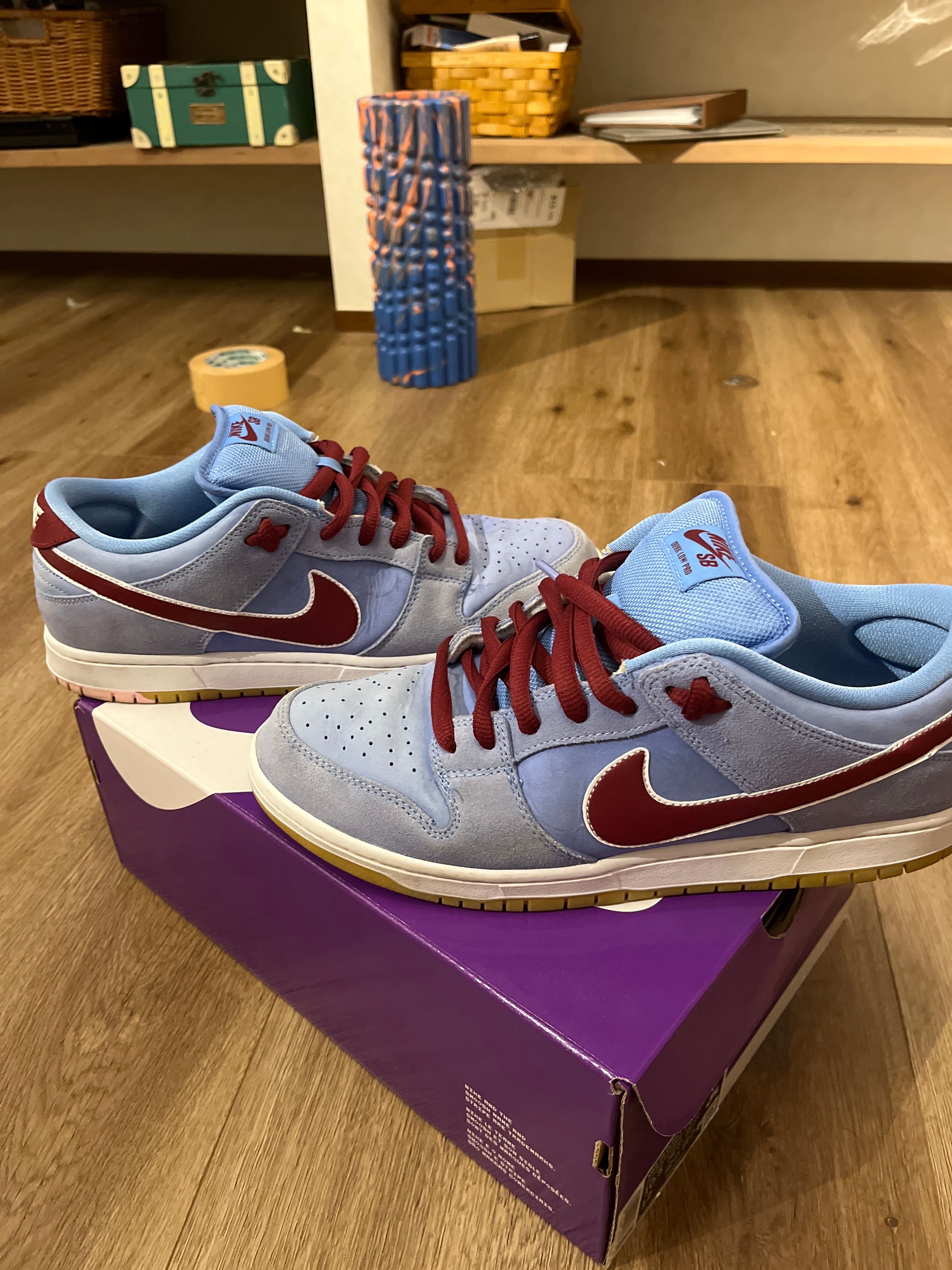 Nike SB Dunk Low Pro "Philadelphia Phillies/Valor Blue and Team Maroon"