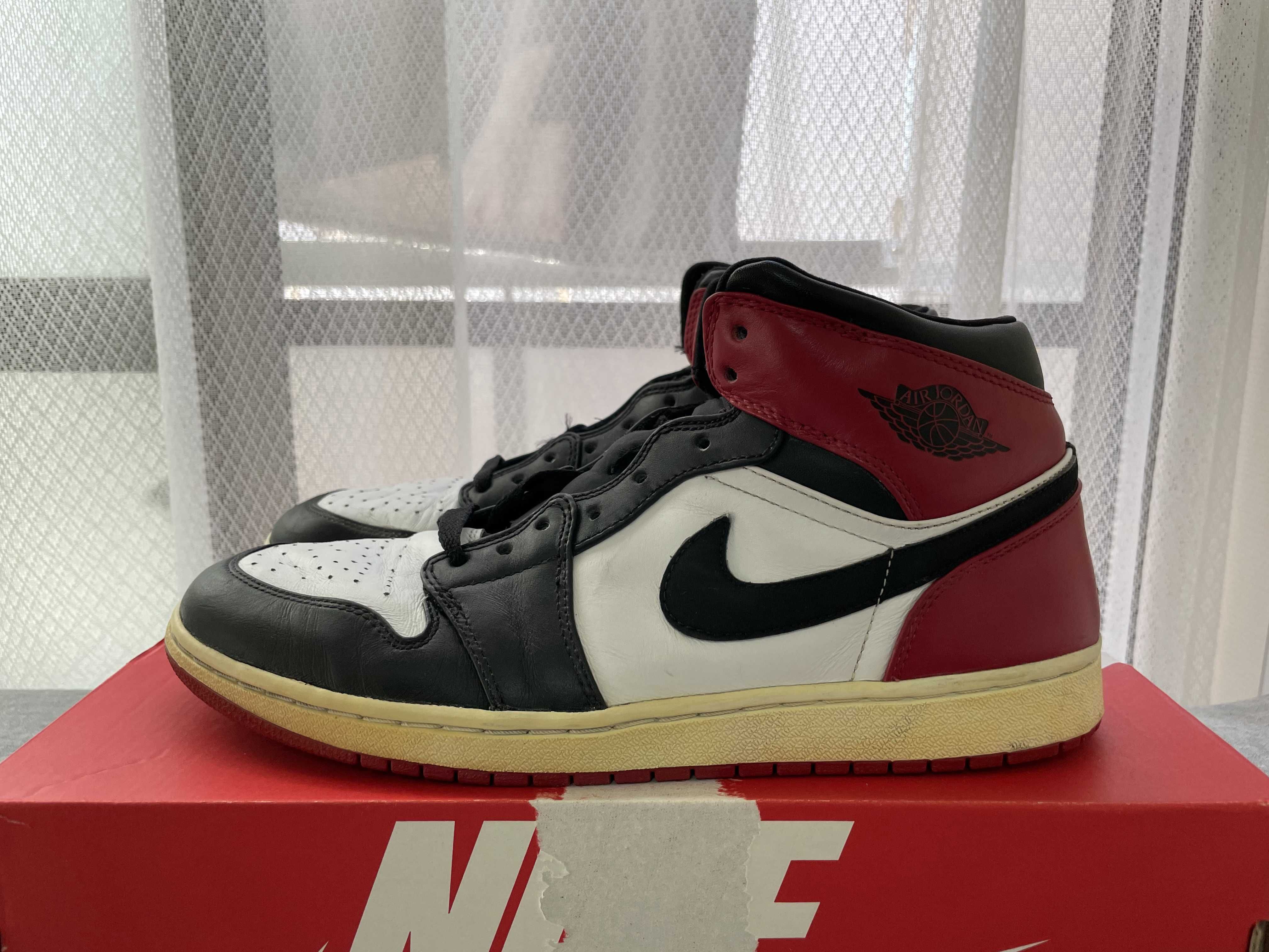 Nike Air Jordan 1 Retro High OG "Black Toe" (2013)