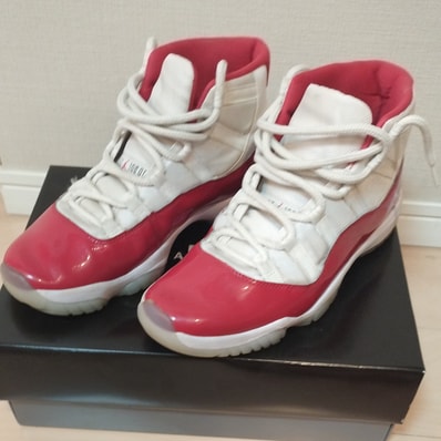 Nike Air Jordan 11 "Varsity Red"