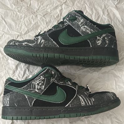 There Skateboards × Nike SB Dunk Low Pro "Anthracite and Gorge Green"