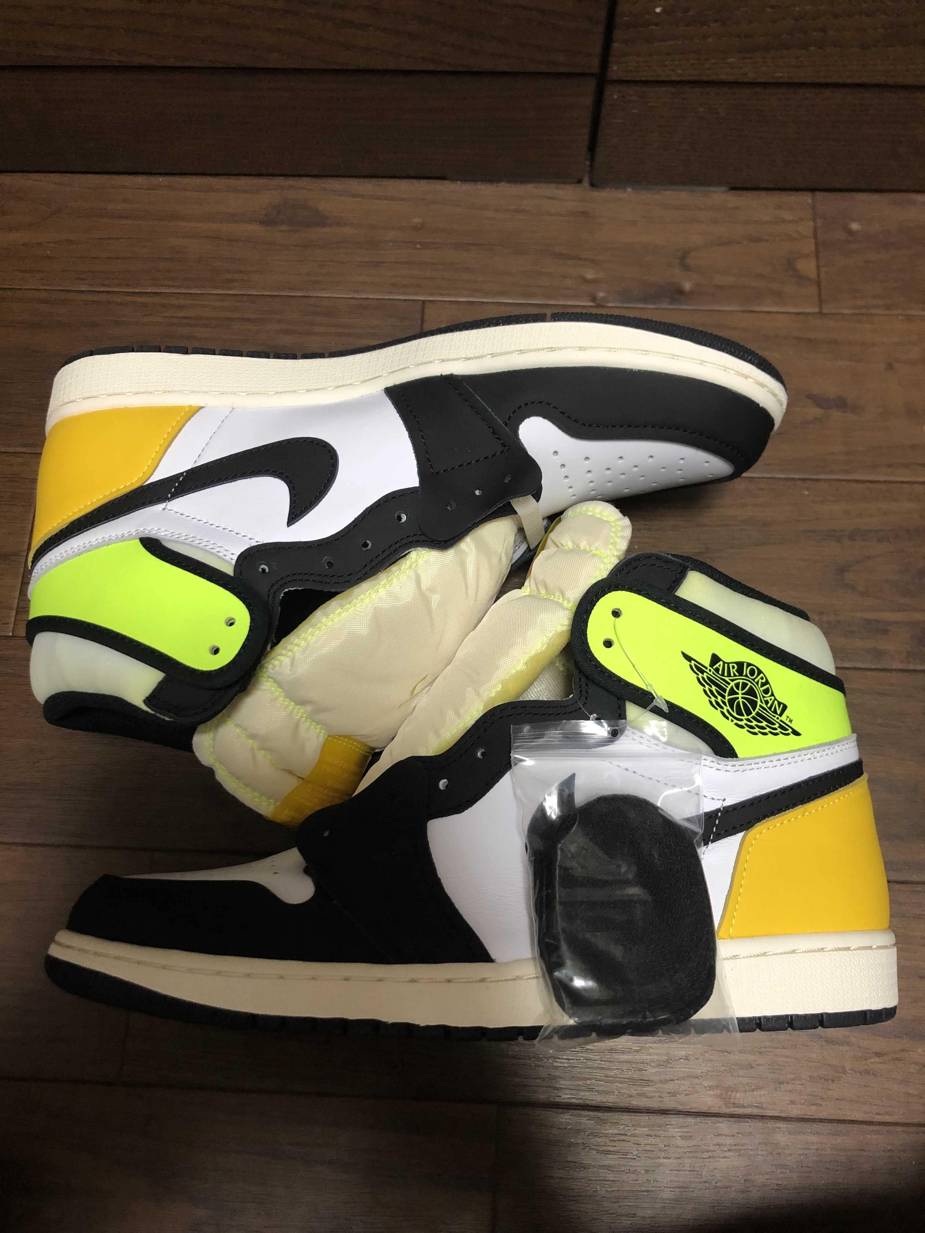 Nike Air Jordan 1 High OG "Volt Gold"