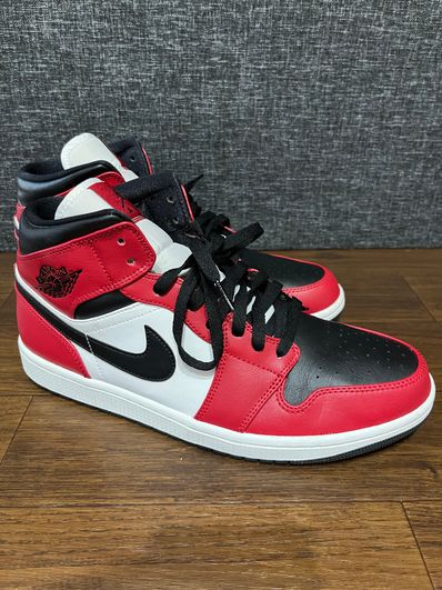 Nike Air Jordan 1 Mid "Chicago Black Toe"