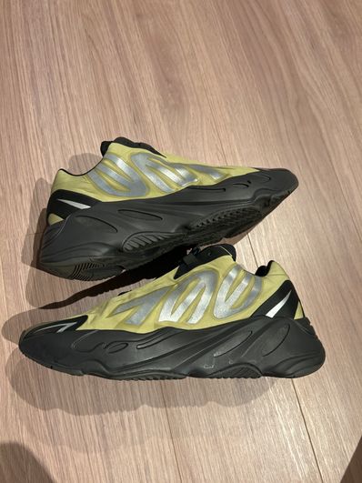 adidas YEEZY 700 MNVN "Resin"