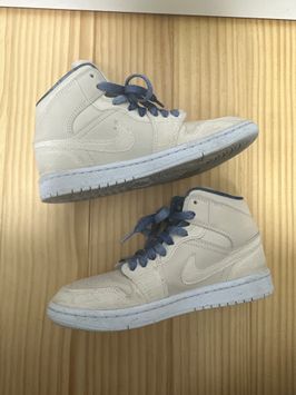 Nike WMNS Air Jordan 1 Mid