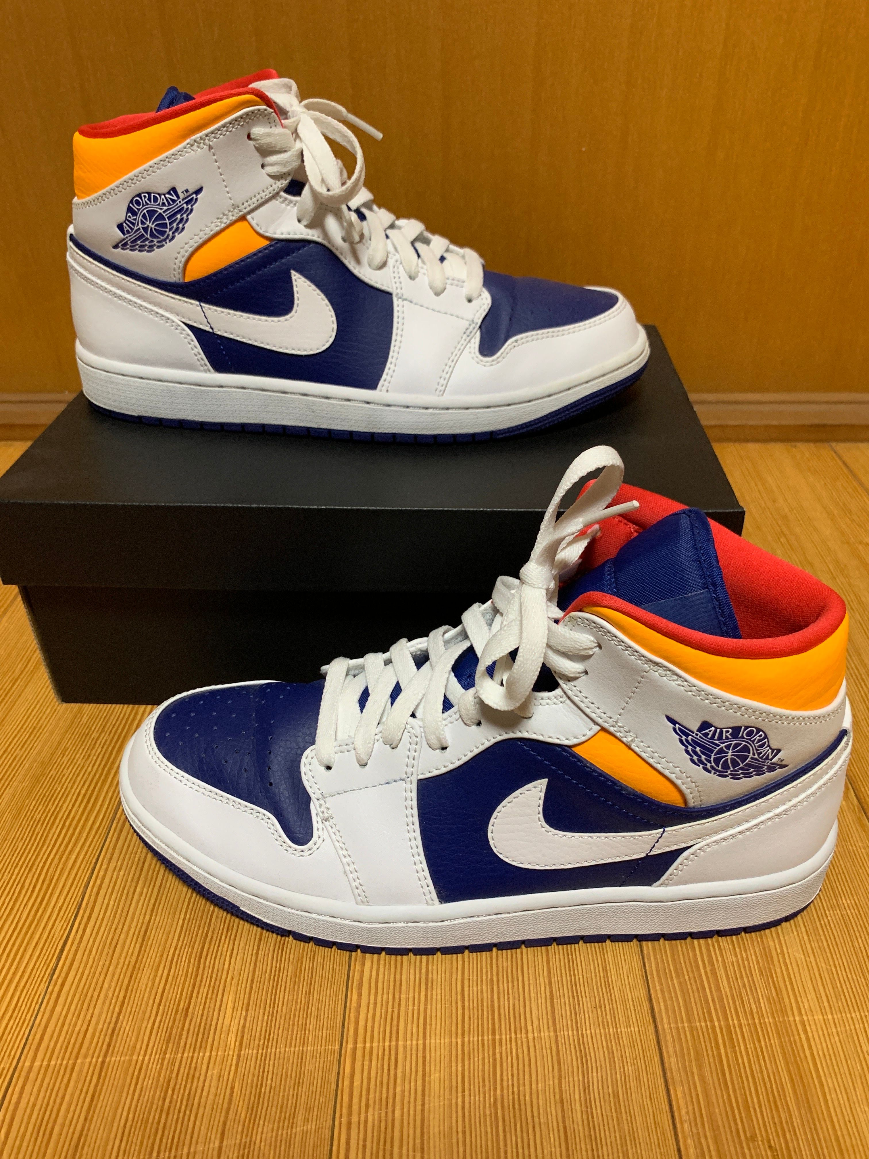 NIKE AIR JORDAN 1 MID "WHITE/NAVY/YELLOW"