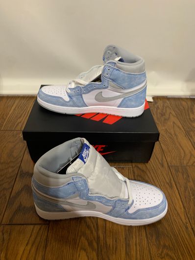 Nike Air Jordan 1 High OG "Hyper Royal"