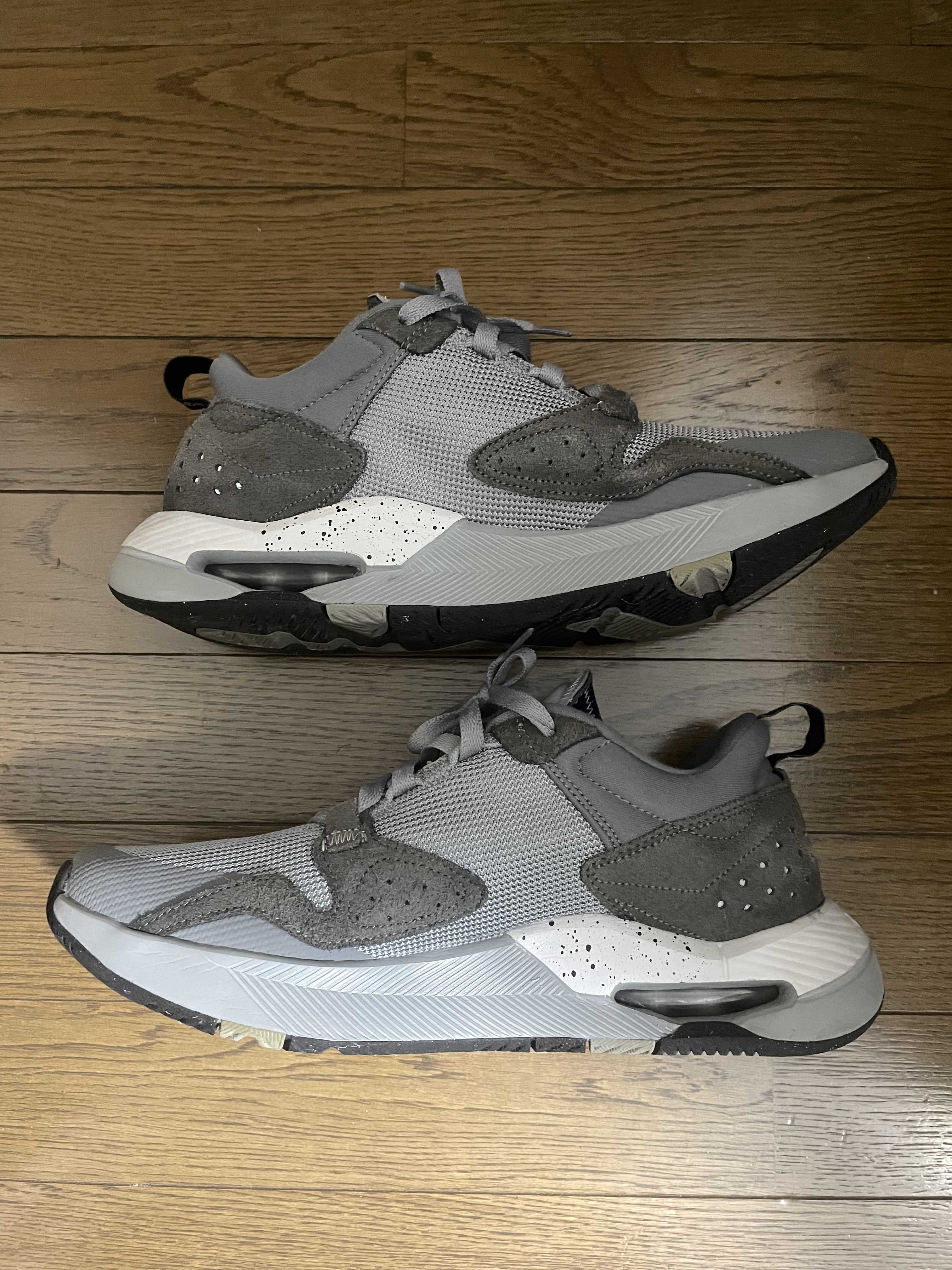 FRAGMENT × JORDAN AIR CADENCE PARTICLE GREY