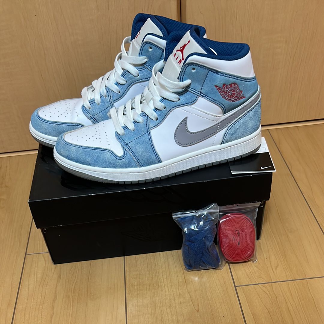 Nike Air Jordan 1 Mid SE "White/Hyper Royal/Red"