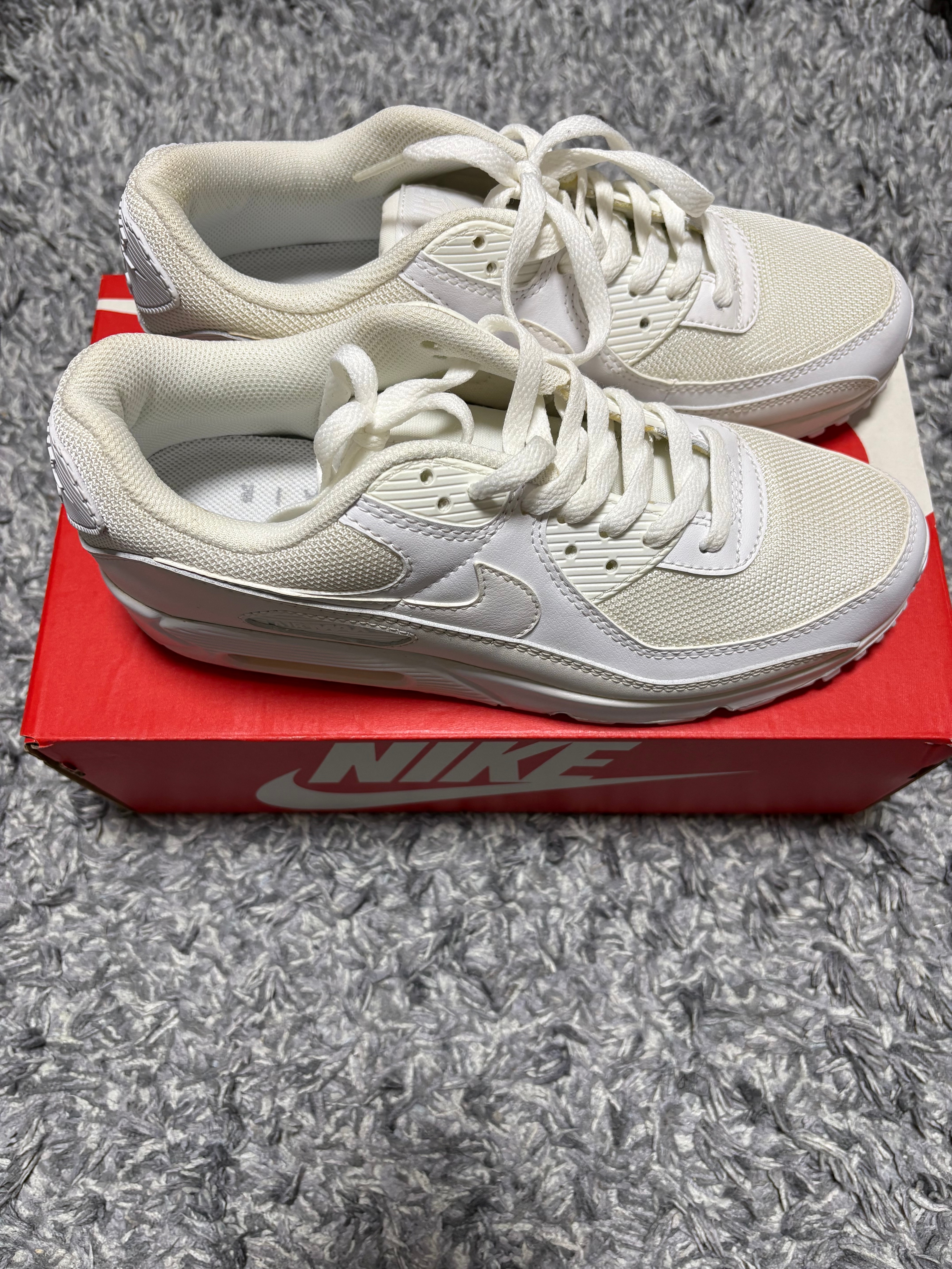 ナイキ エアマックス90 リクラフト "トリプルホワイト"