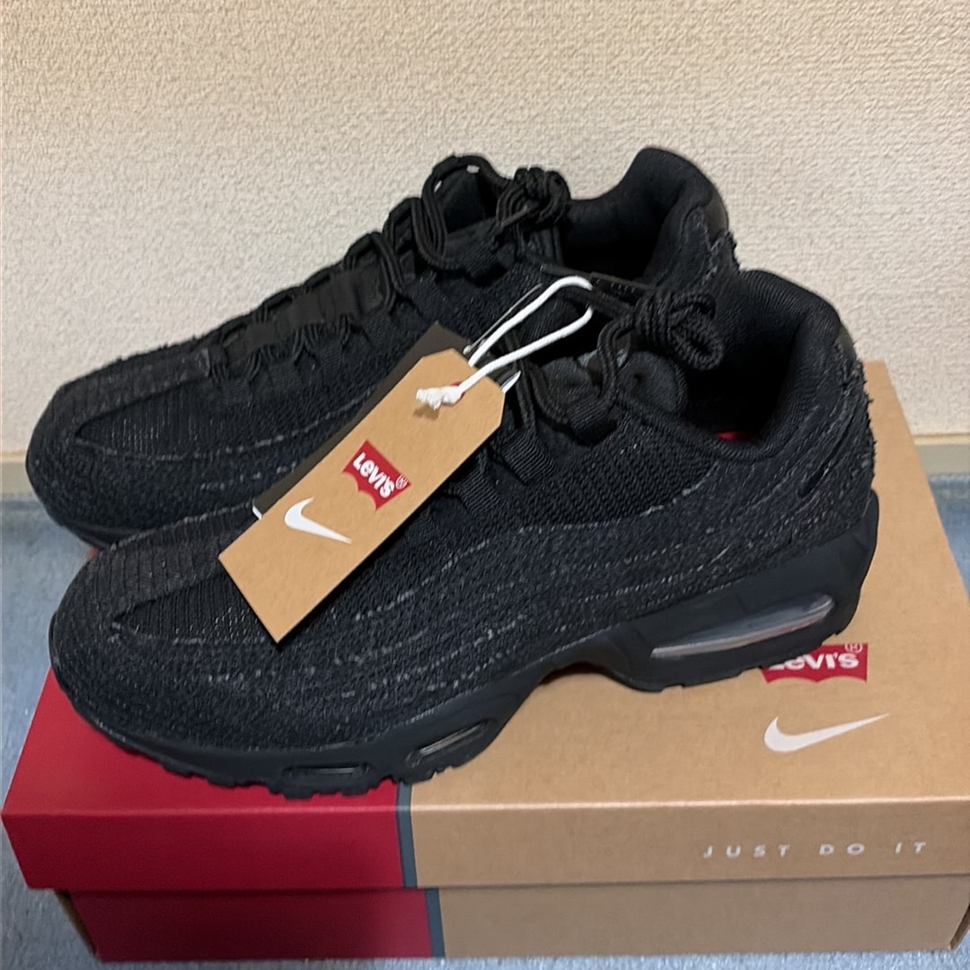 Levi's × Nike Air Max 95 OG "Denim Black"