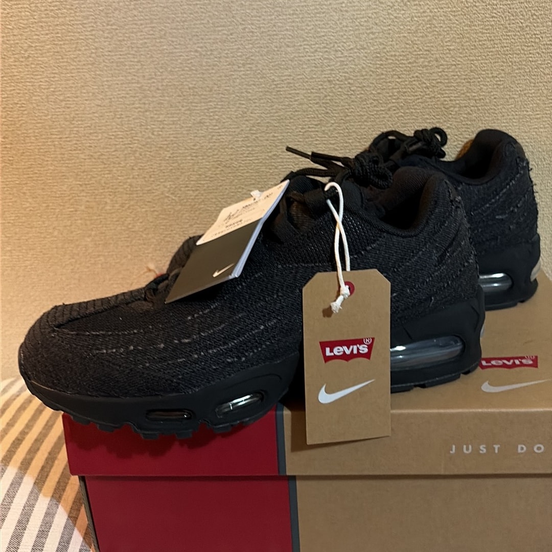 Levi's × Nike Air Max 95 OG "Denim Black"