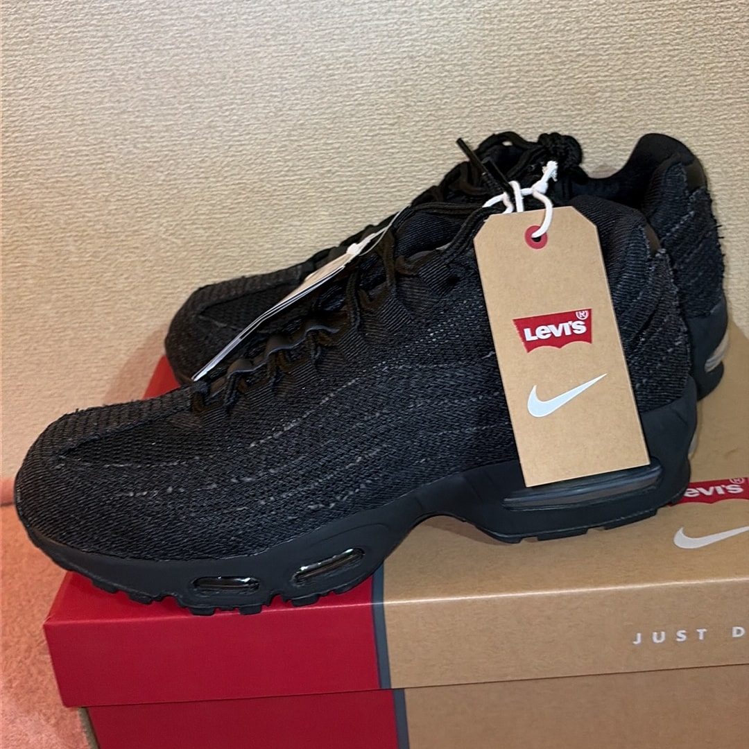 Levi's × Nike Air Max 95 OG "Denim Black"