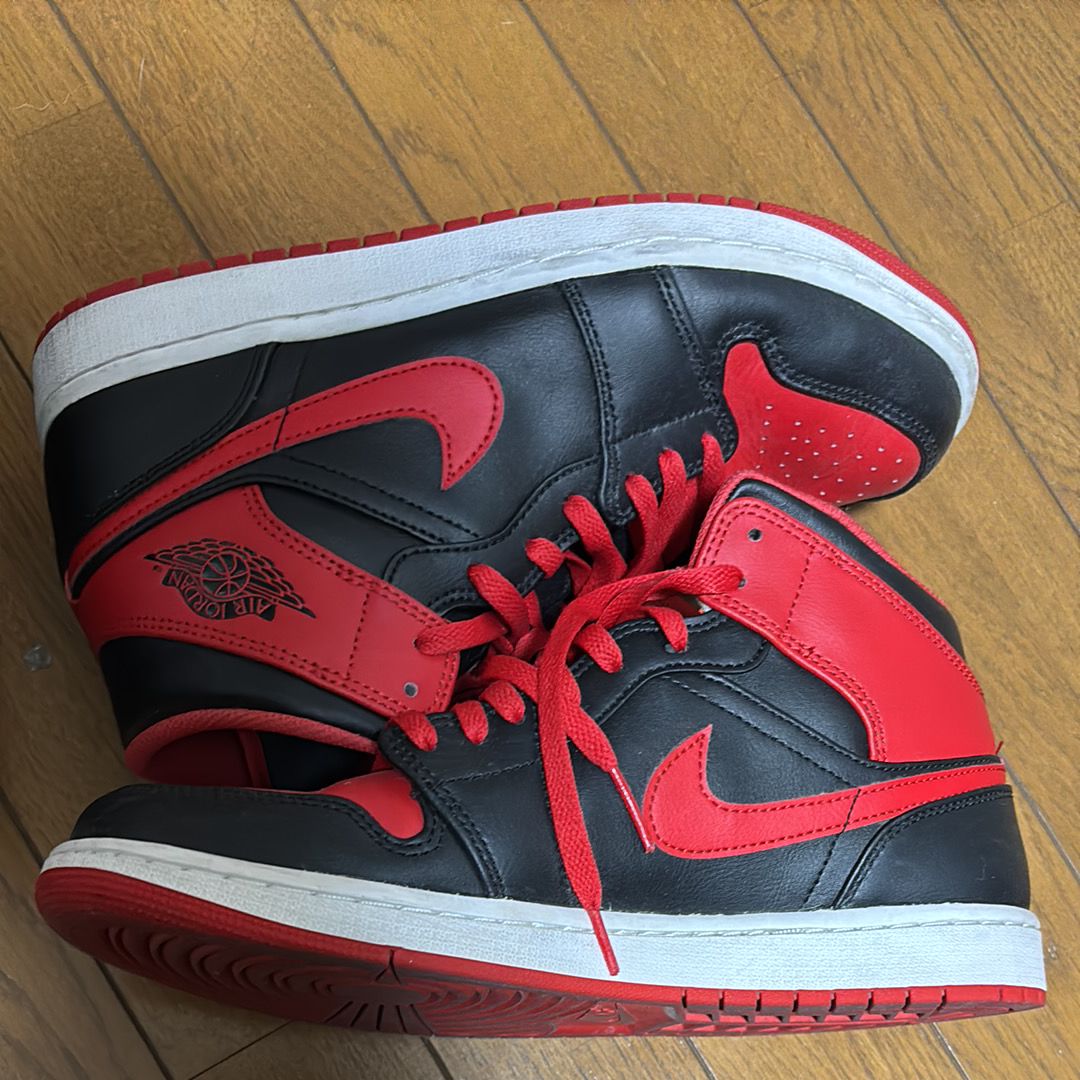 Nike Air Jordan 1 Mid "Bred"
