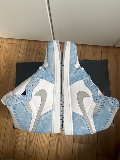 Nike Air Jordan 1 High OG "Hyper Royal"
