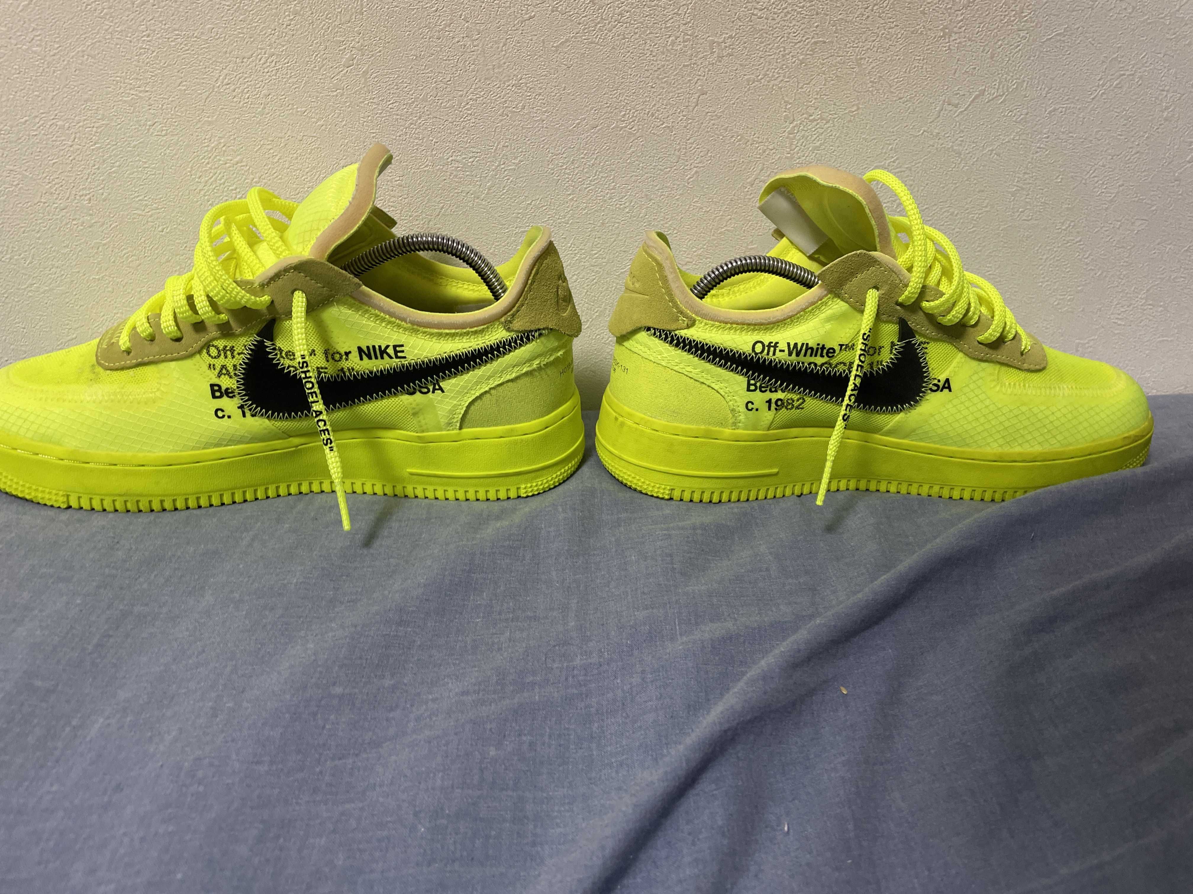 Off-White × Nike Air Force 1 Low "Volt"