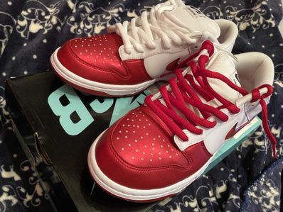 Supreme × Nike Dunk Low "Varsity Red/White"