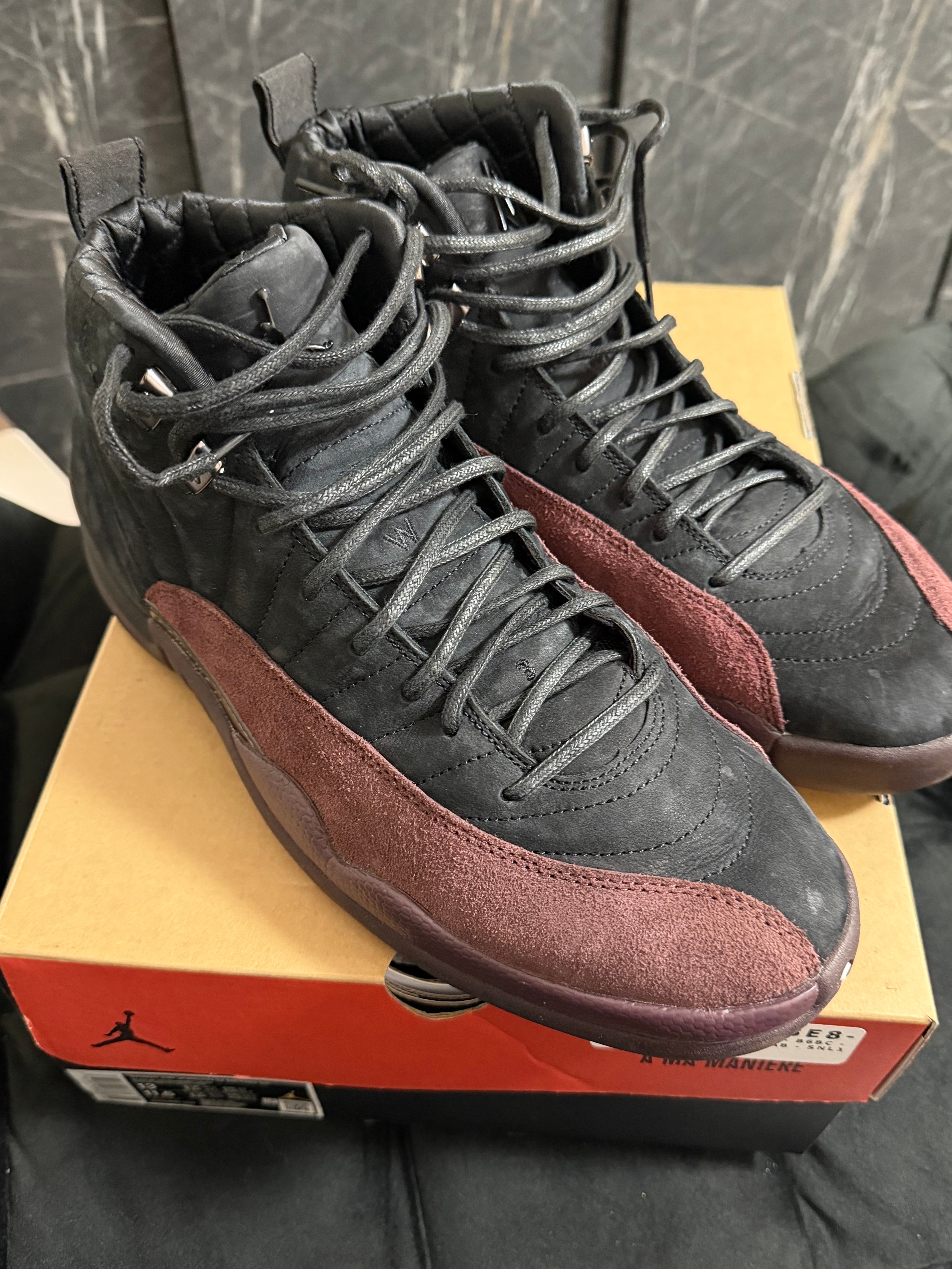 アママニエール × ナイキ ウィメンズ エアジョーダン12 "ブラック アンド バーガンディークラッシュ"