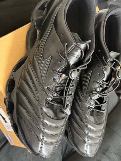 Mizuno Wave Prophecy Morelia Neo "Black"