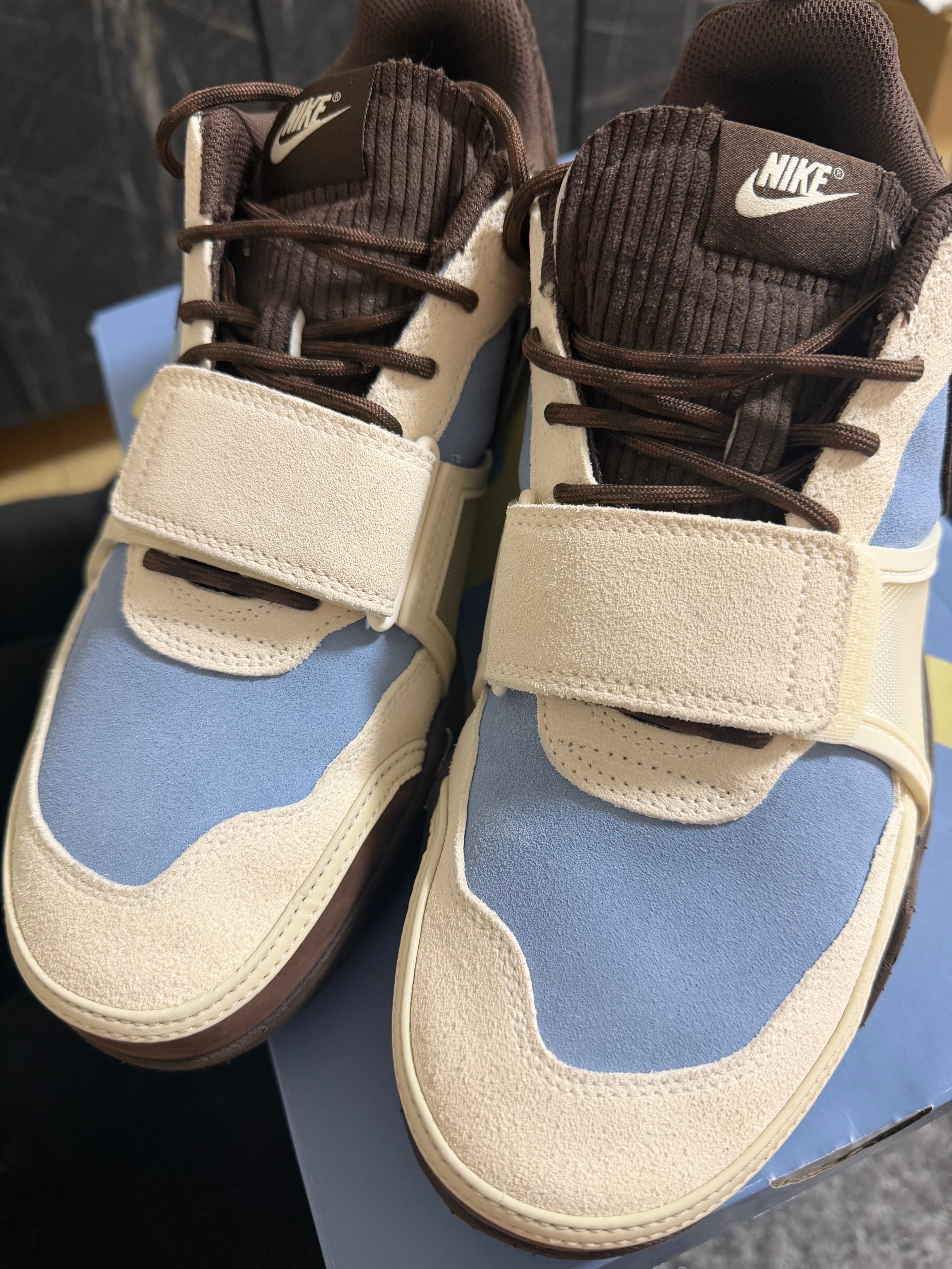 Travis Scott × Nike Zoom Field Jaxx "Pale Ivory and Leche Blue"