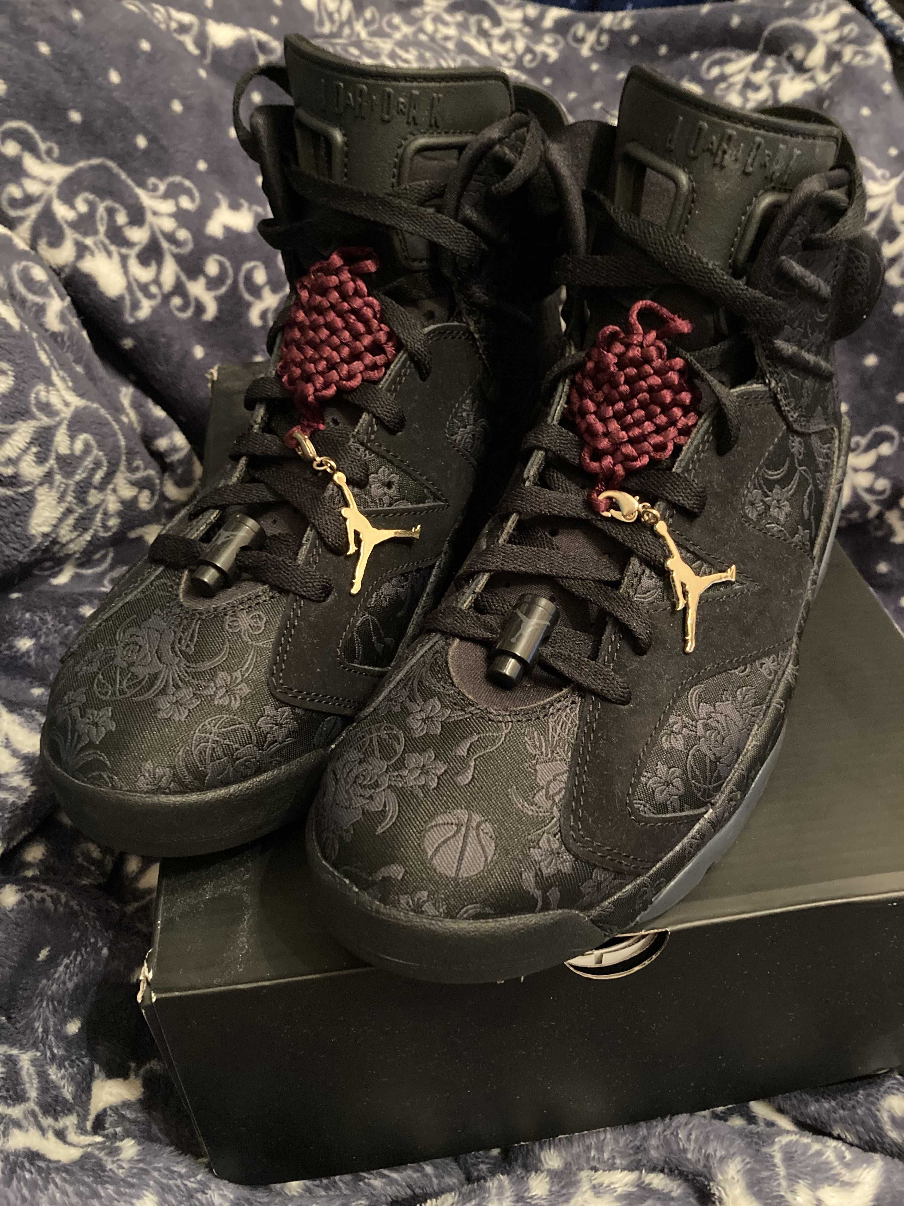 NIKE Women's AIR JORDAN 6 "SINGLES DAY"