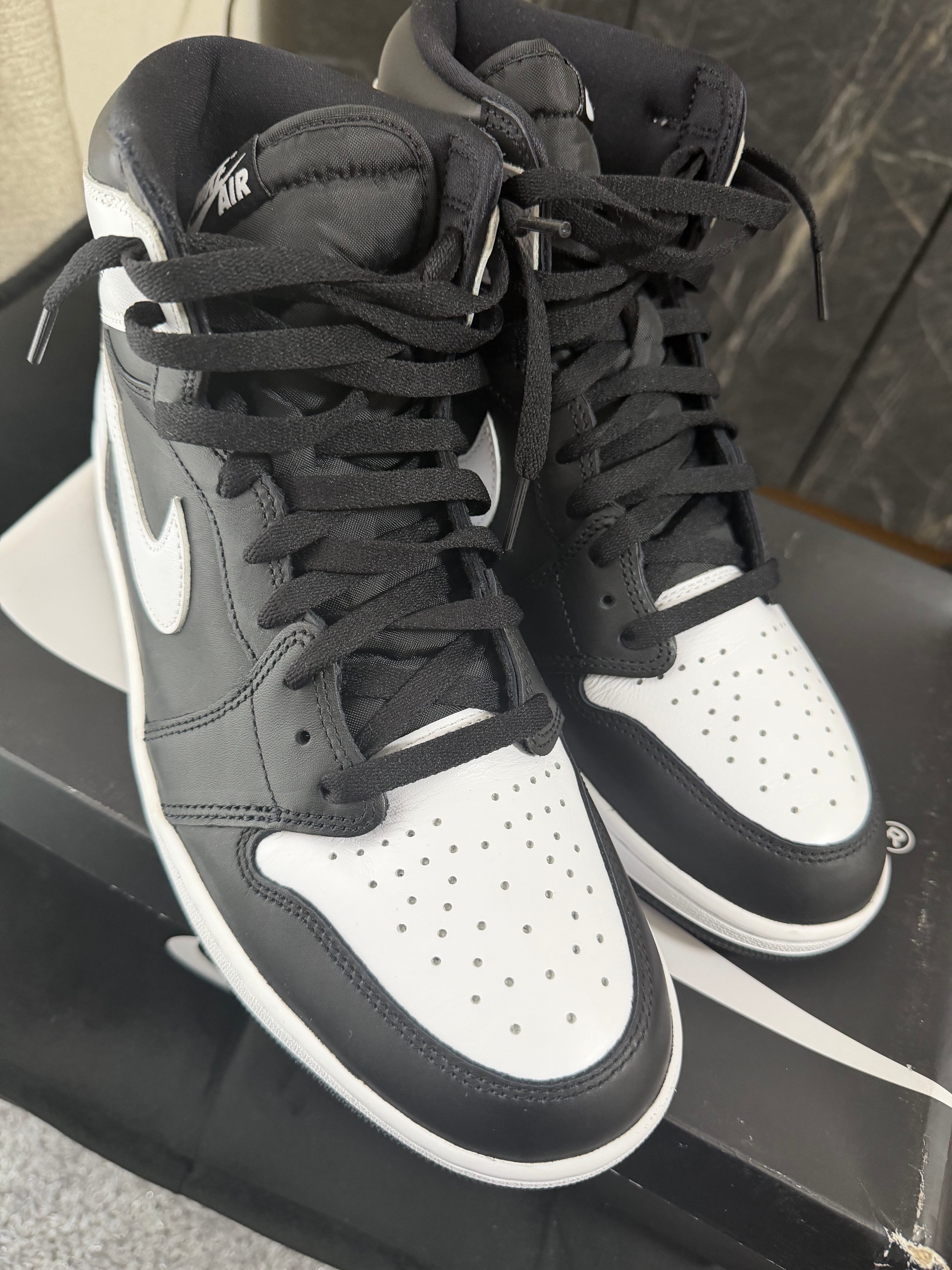 Nike Air Jordan 1 Retro High OG "Black/White"