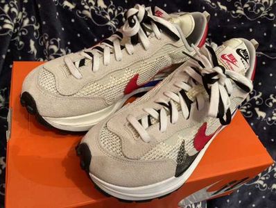 sacai × Nike Vapor Waffle "Royal Fuchsia"