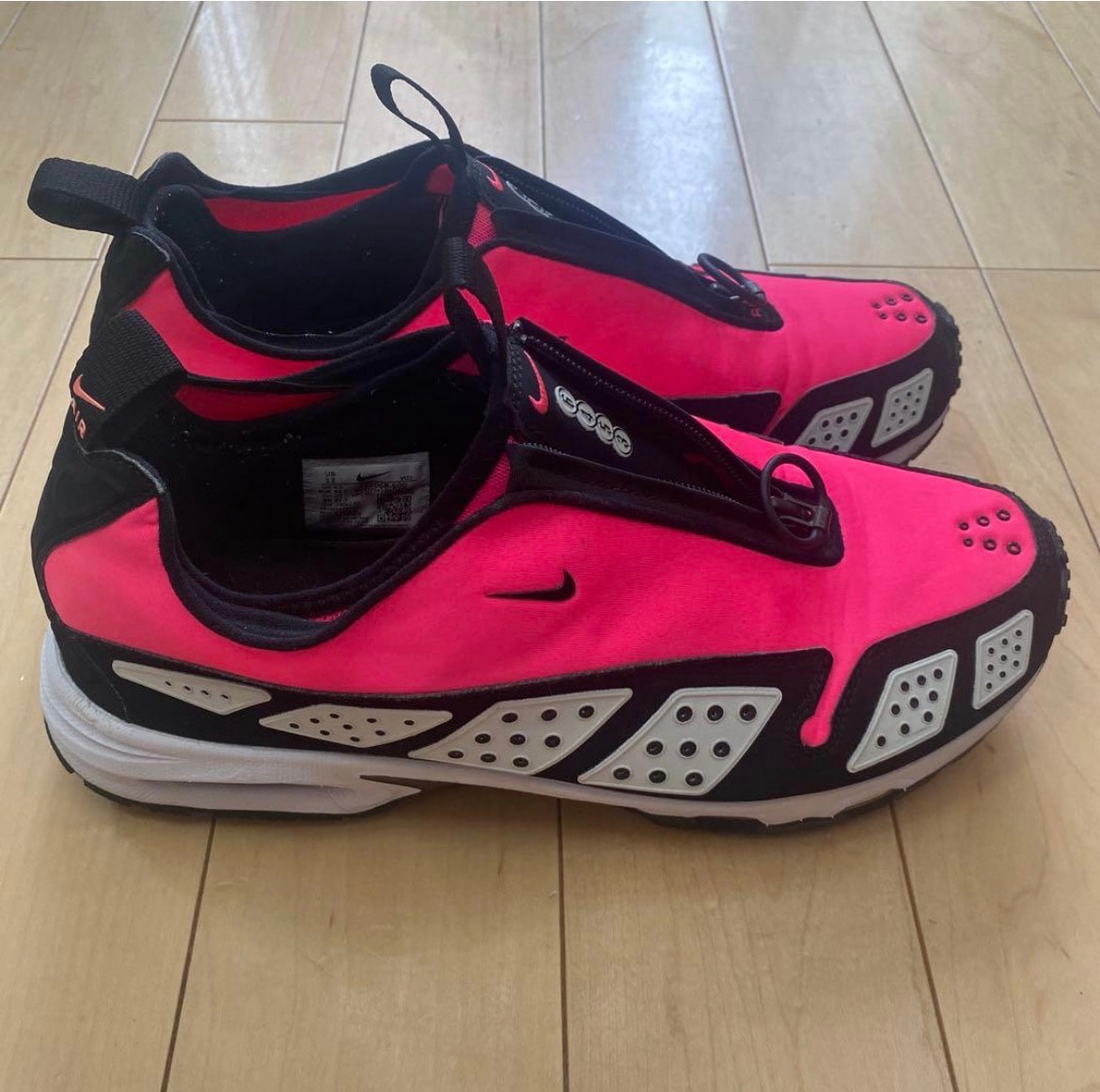 Nike Women's Air Max SNDR "Hyper Pink and Black"