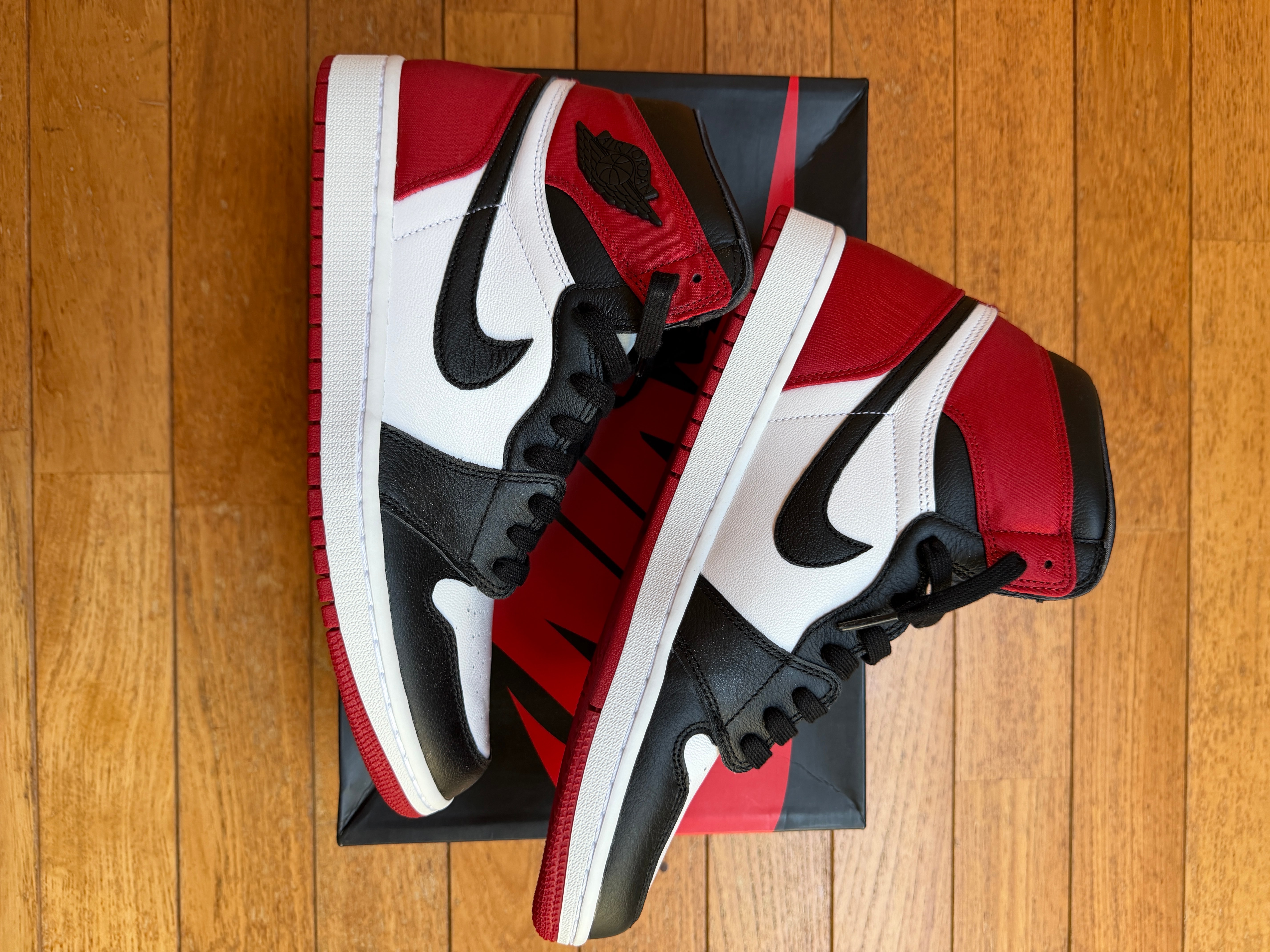 Nike Women's Air Jordan 1 Retro High "Satin Black Toe"