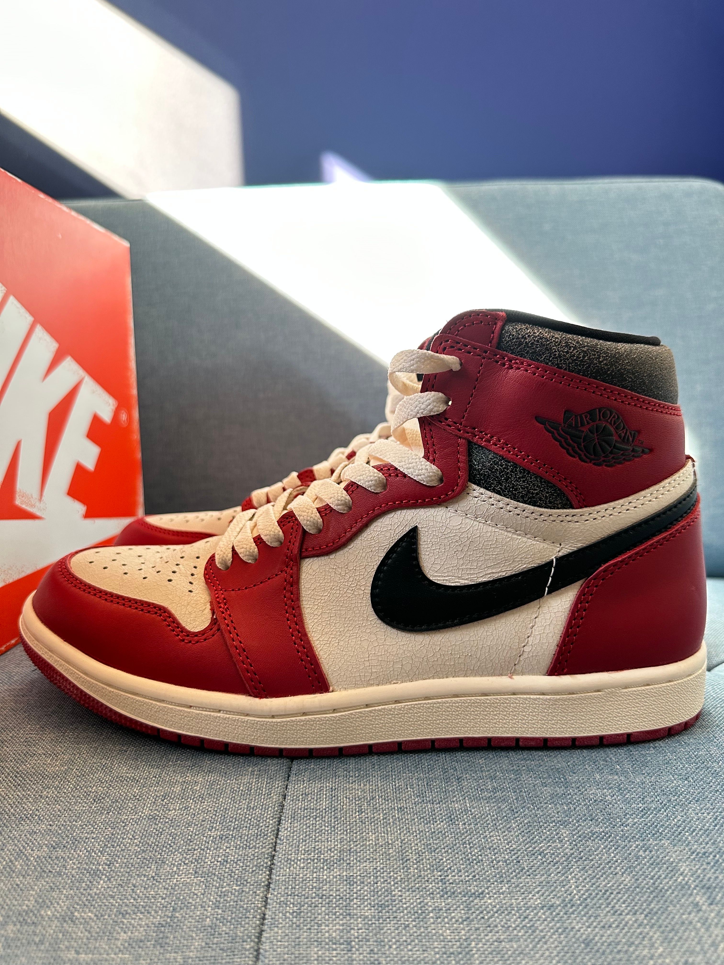 Nike Air Jordan 1 High OG "Lost & Found/Chicago"