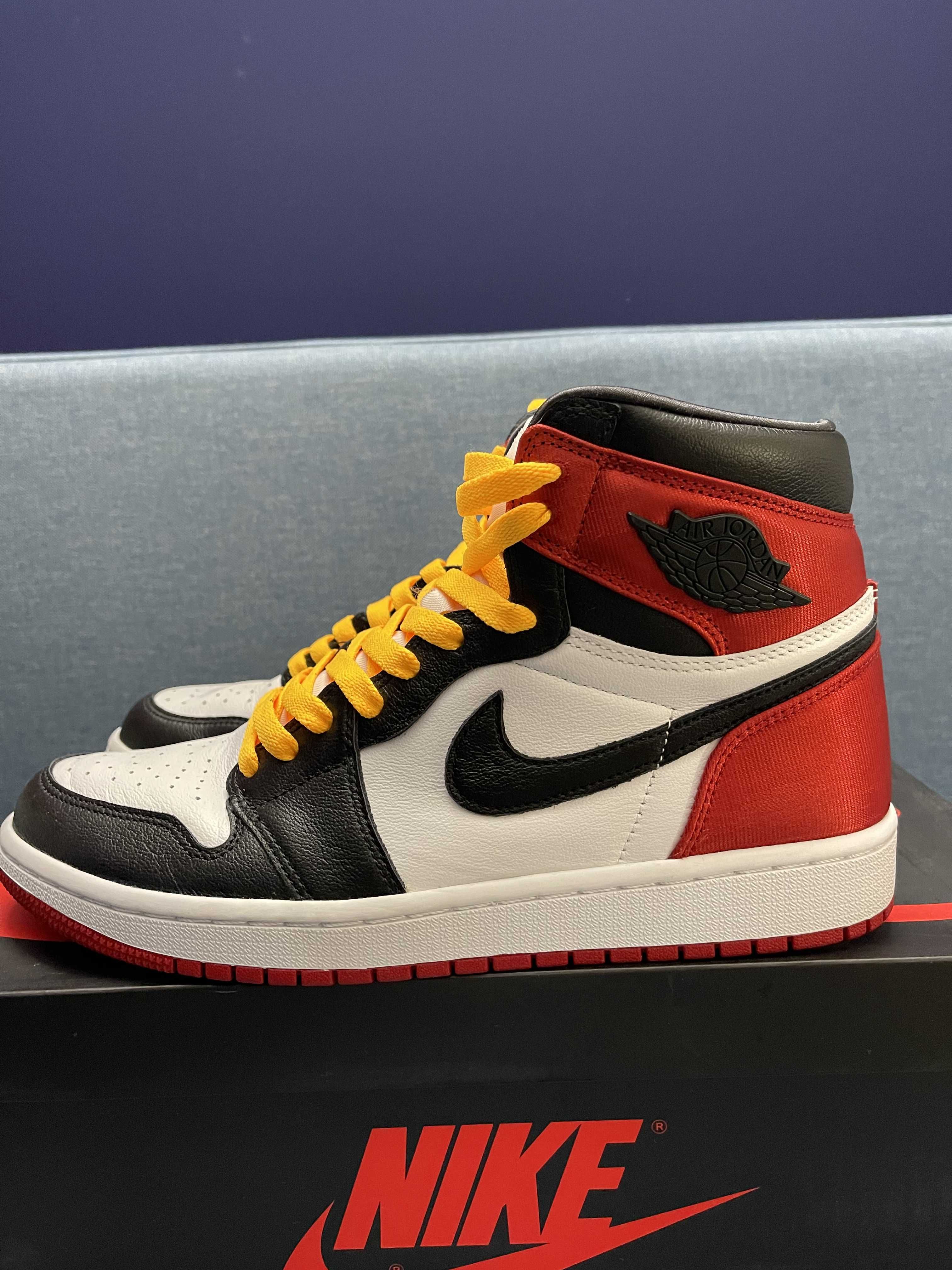 Nike Women's Air Jordan 1 Retro High "Satin Black Toe"