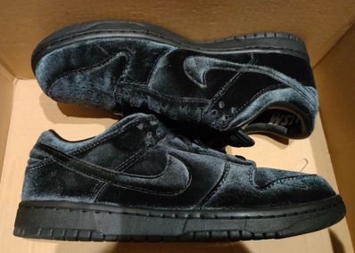 Dover Street Market × Nike Dunk Low "Triple Black"