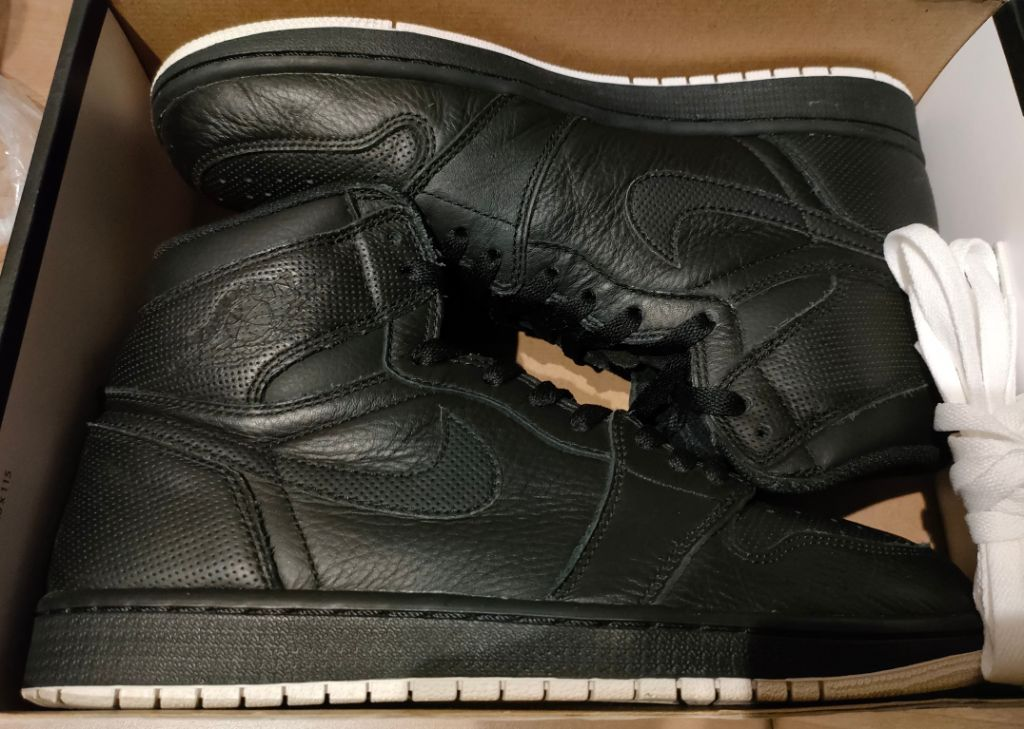 Nike Air Jordan 1 Retro High "Black Perforated"