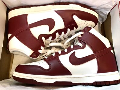 NIKE Women's DUNK HIGH "TEAM RED"