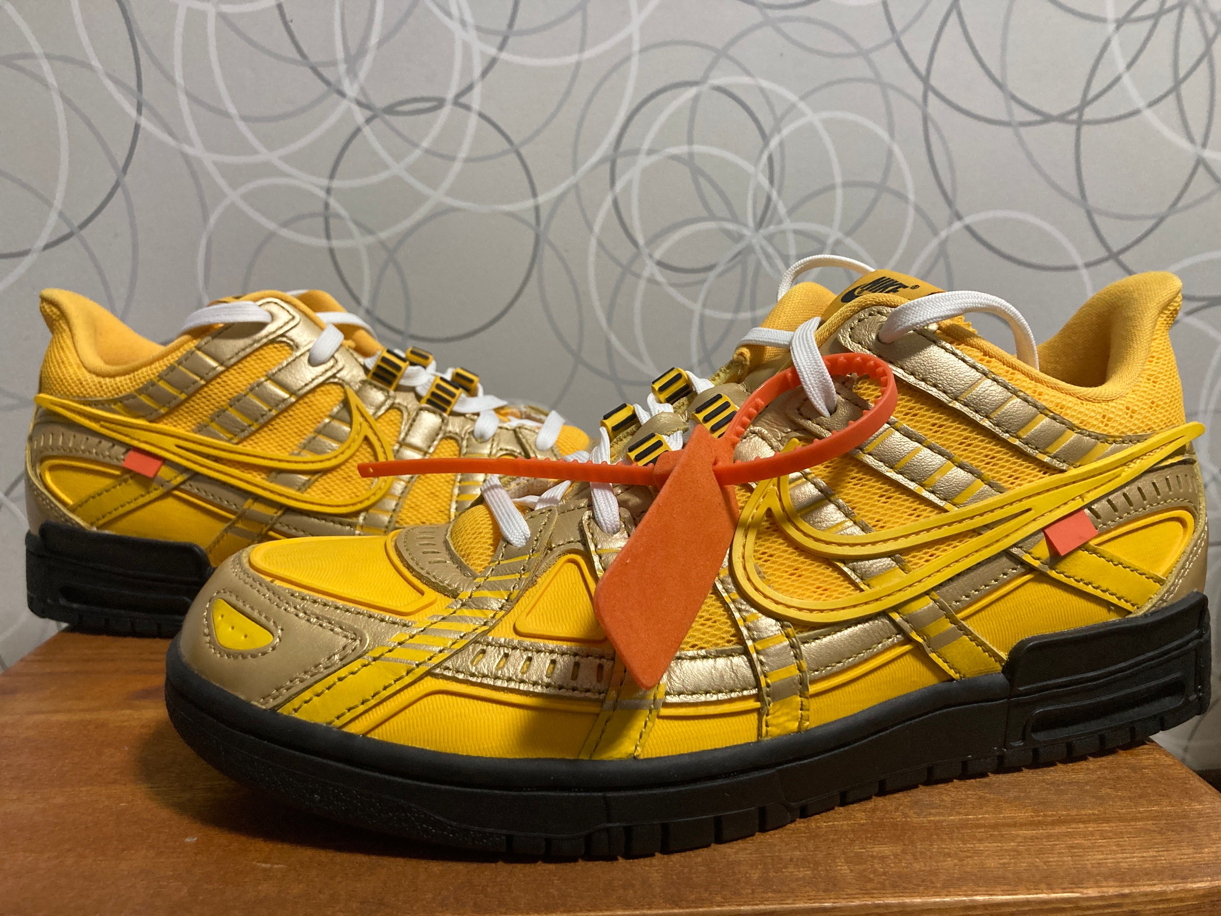 Off-White × Nike Air Rubber Dunk "University Gold"