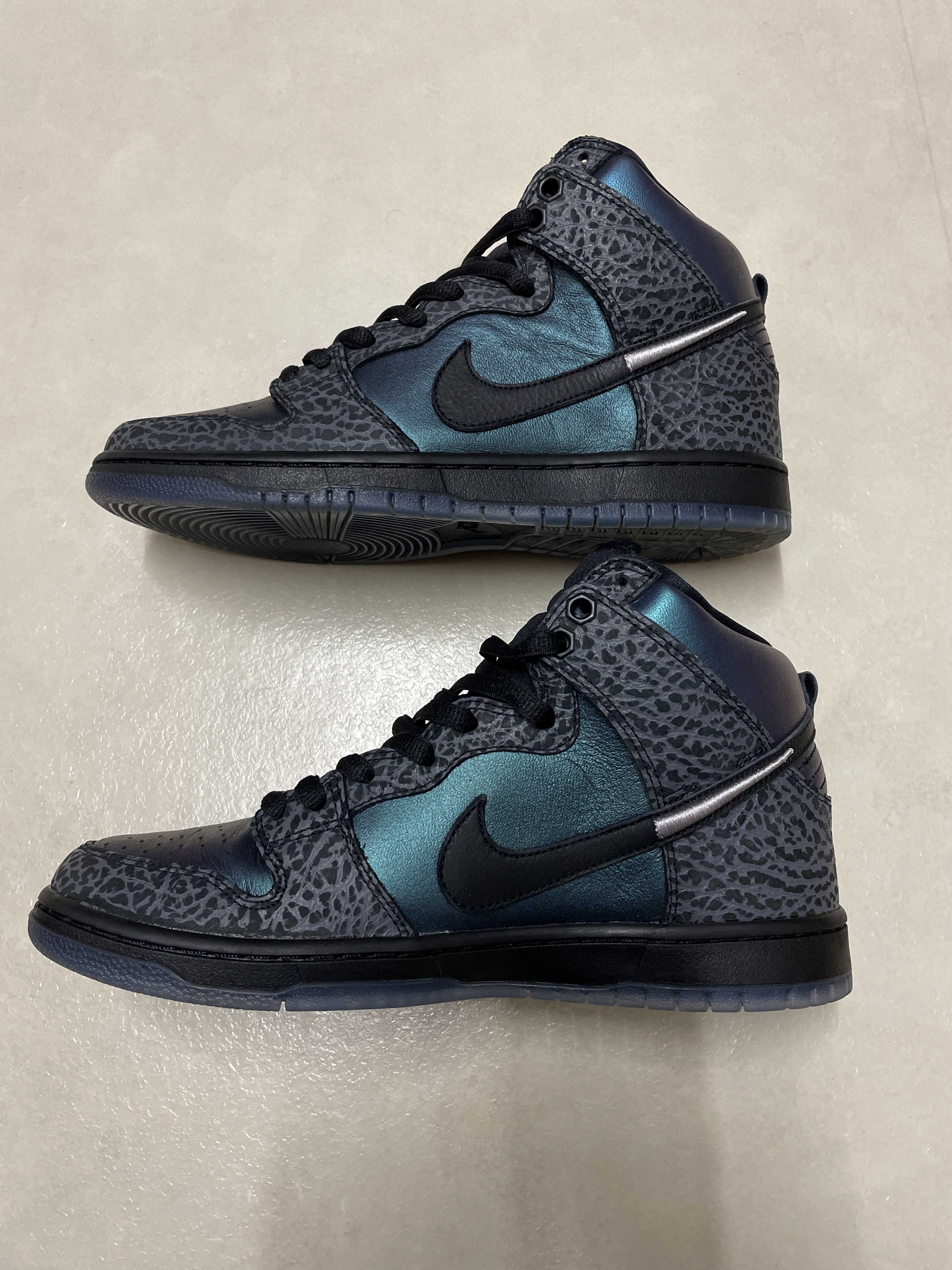 Black Sheep × Nike SB Dunk High "Black Hornet"