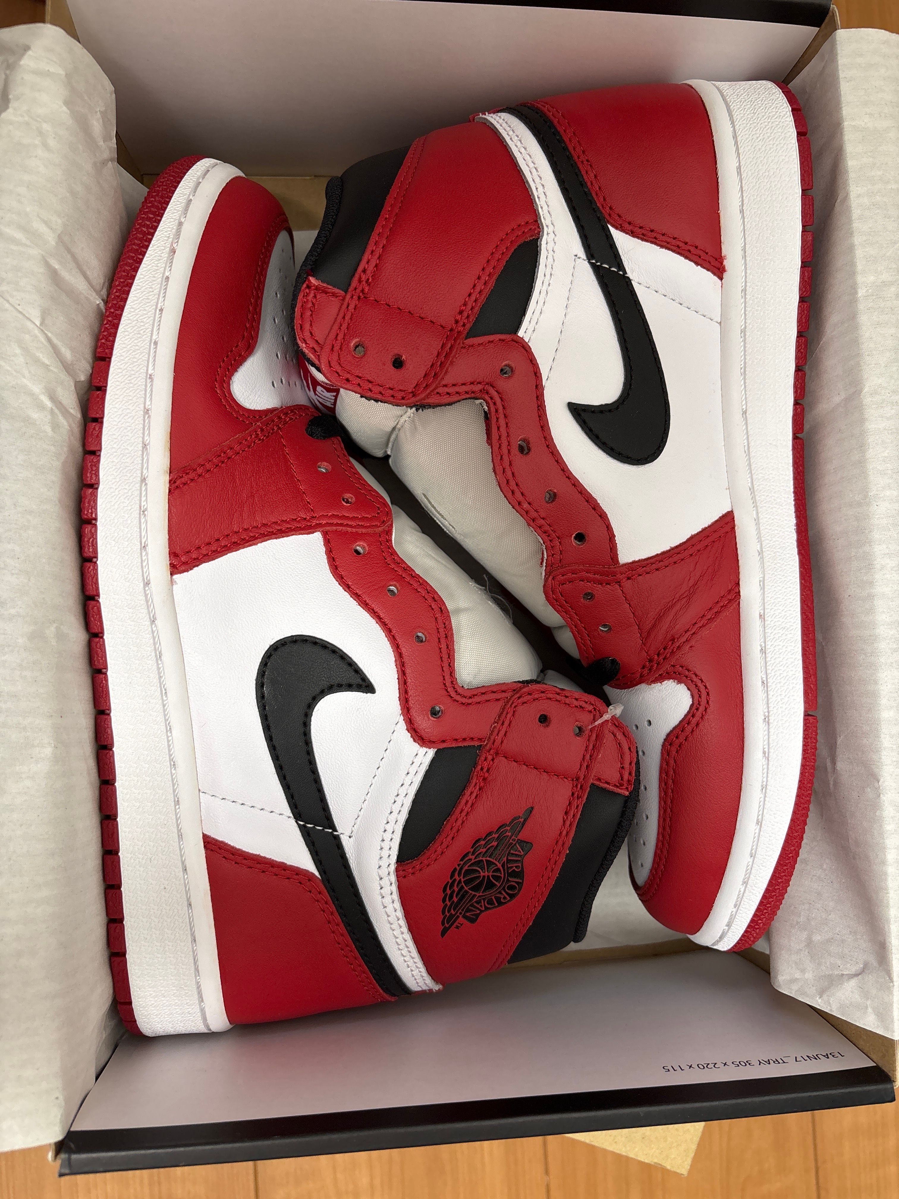 Nike Air Jordan 1 Retro High "Chicago" (2015)