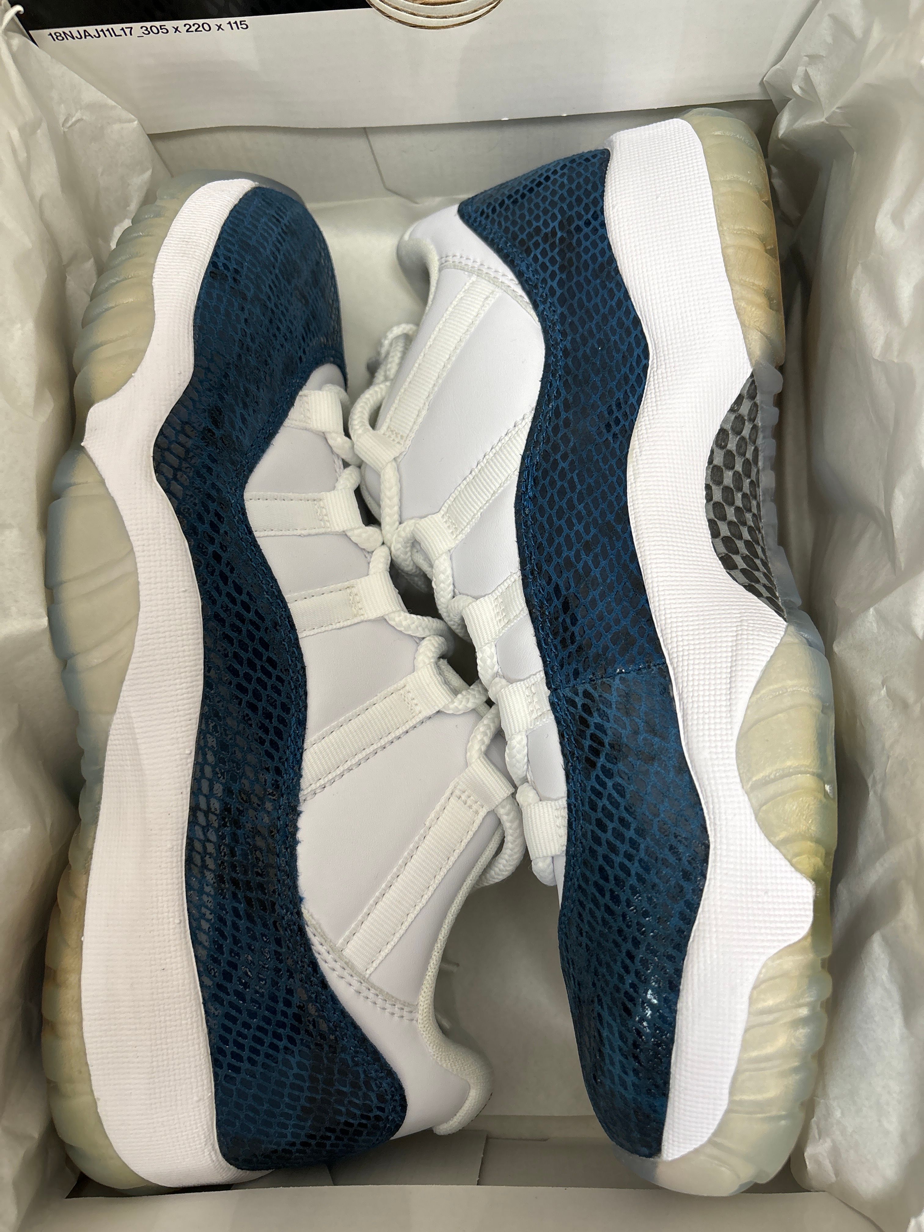 AIR JORDAN 11 LOW "SNAKESKIN"